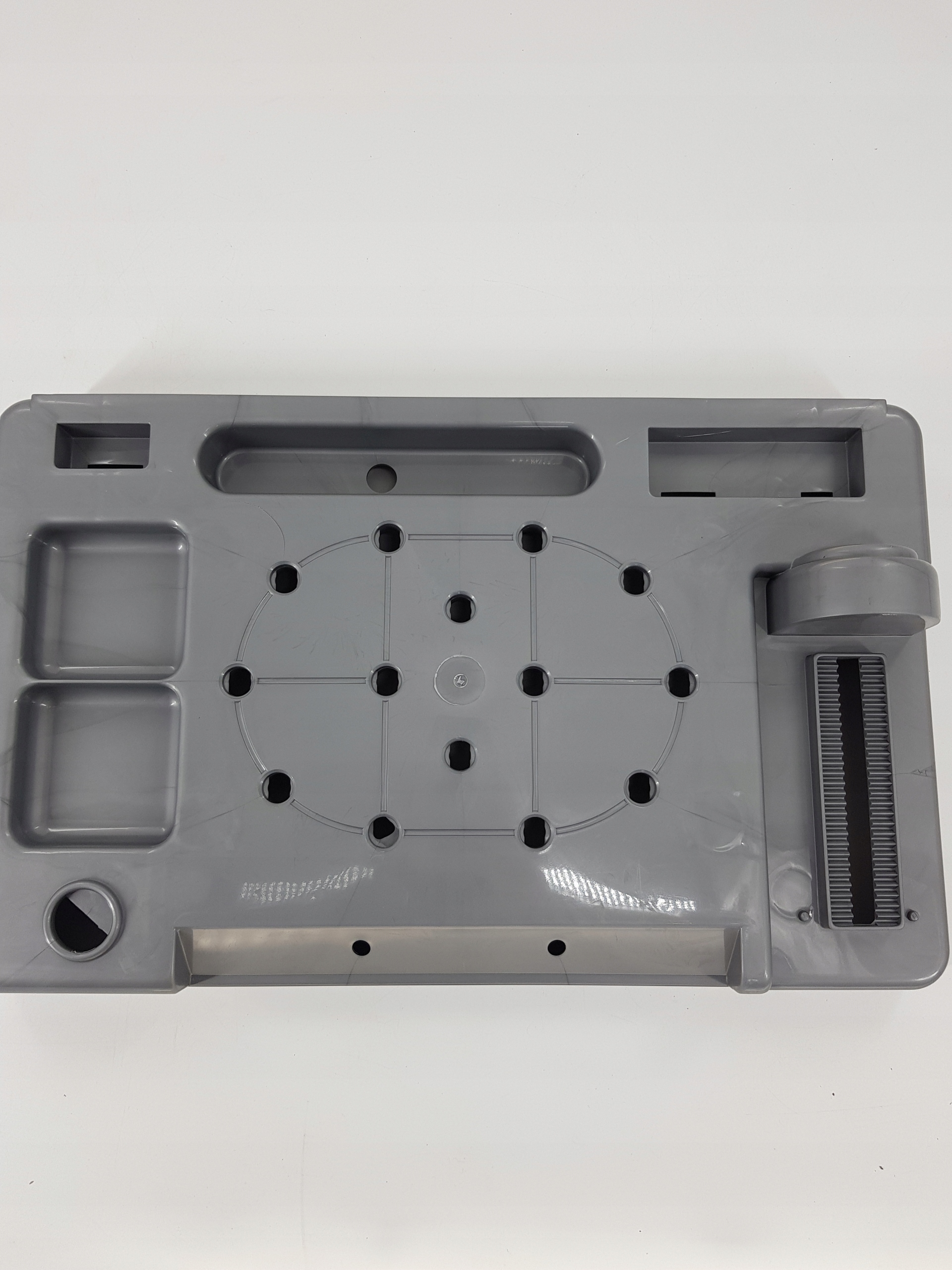 STÓŁ WARSZTATOWY HOT WHEELS GG00711 OPIS Marka Grandi Giochi