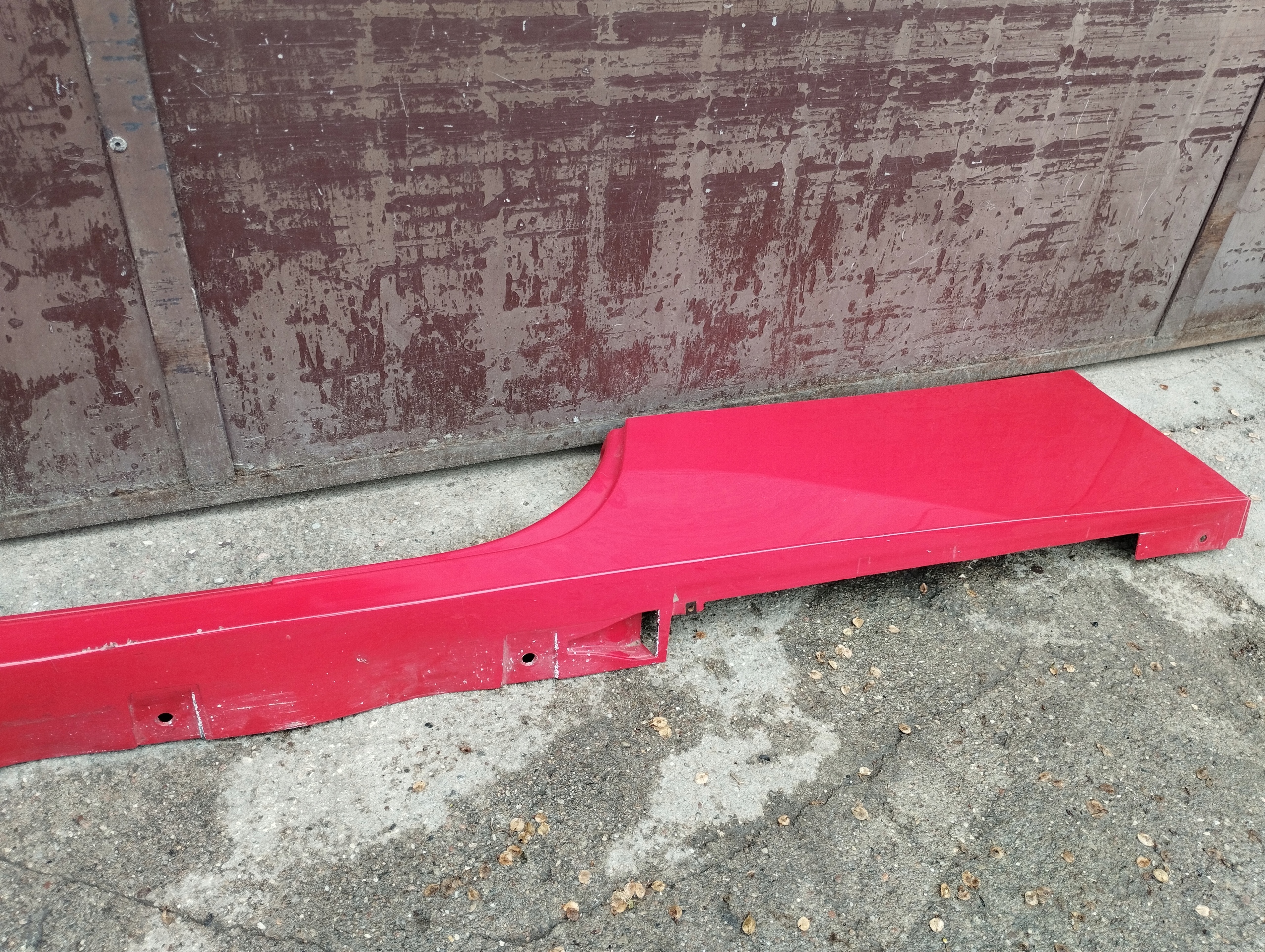 порог левый FERRARI 458 81361900