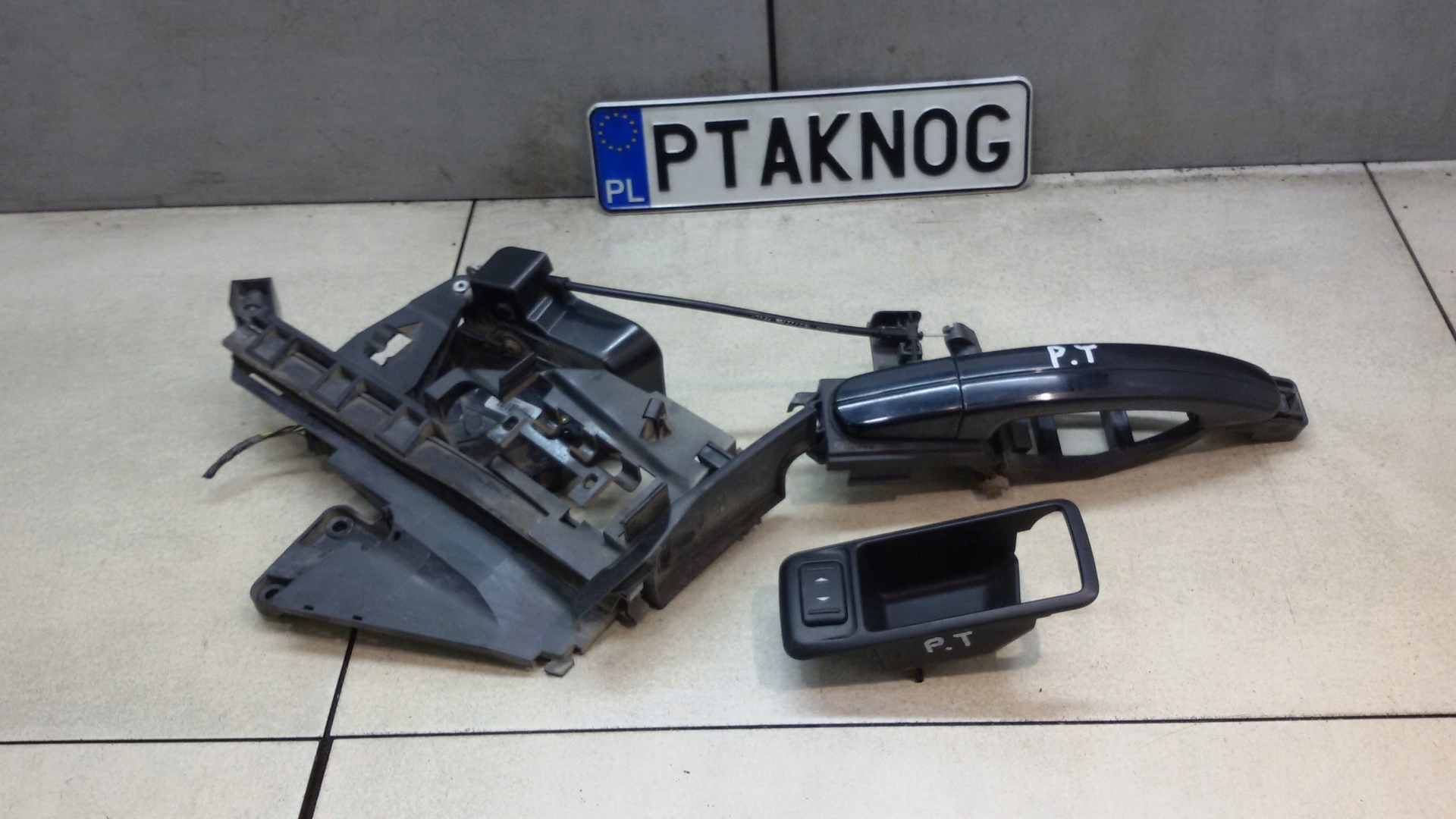 handle lock right rear part C-MAX and 4M51A266B22AC