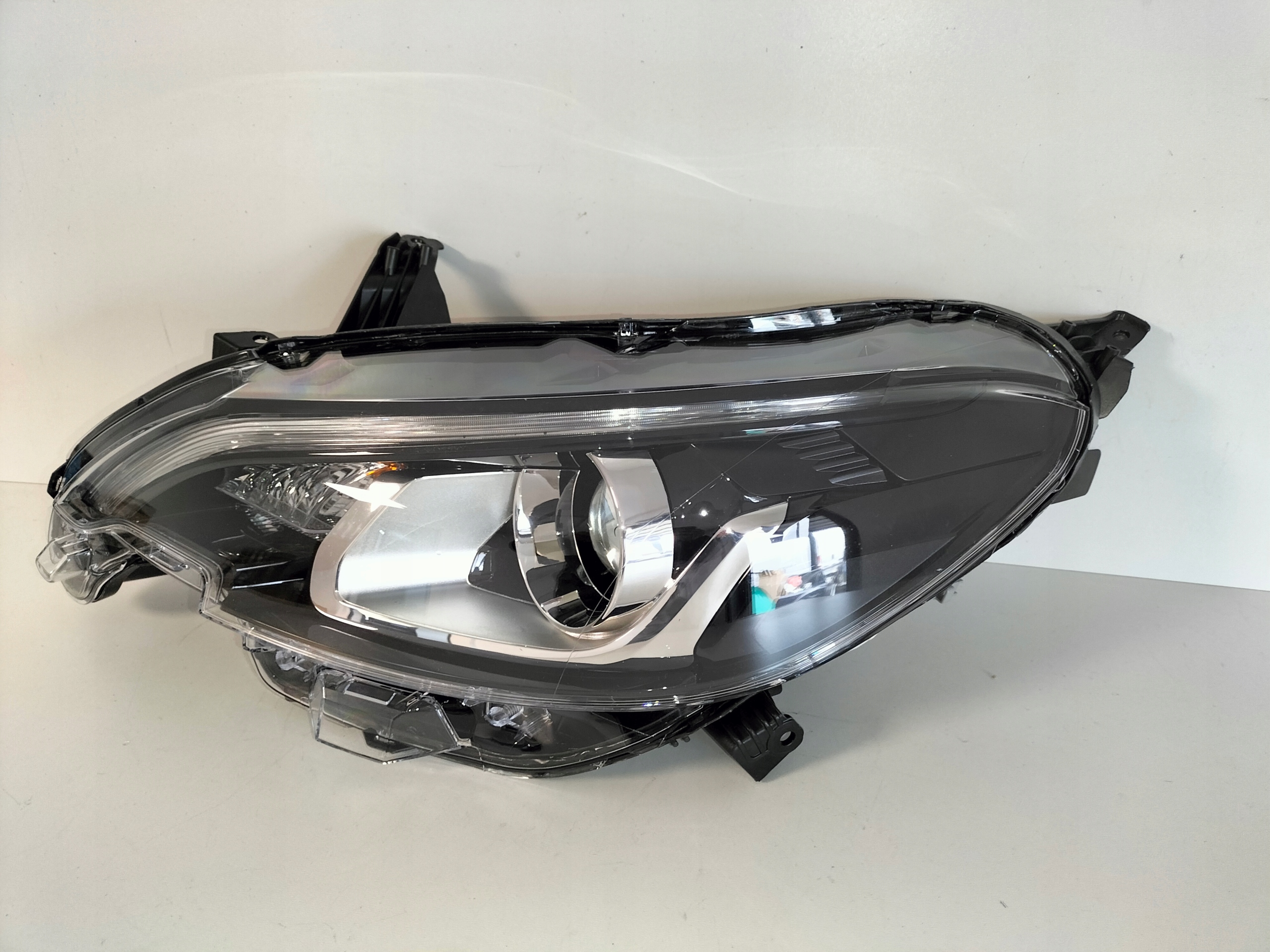 light front reflektor left PEUGEOT 108 14