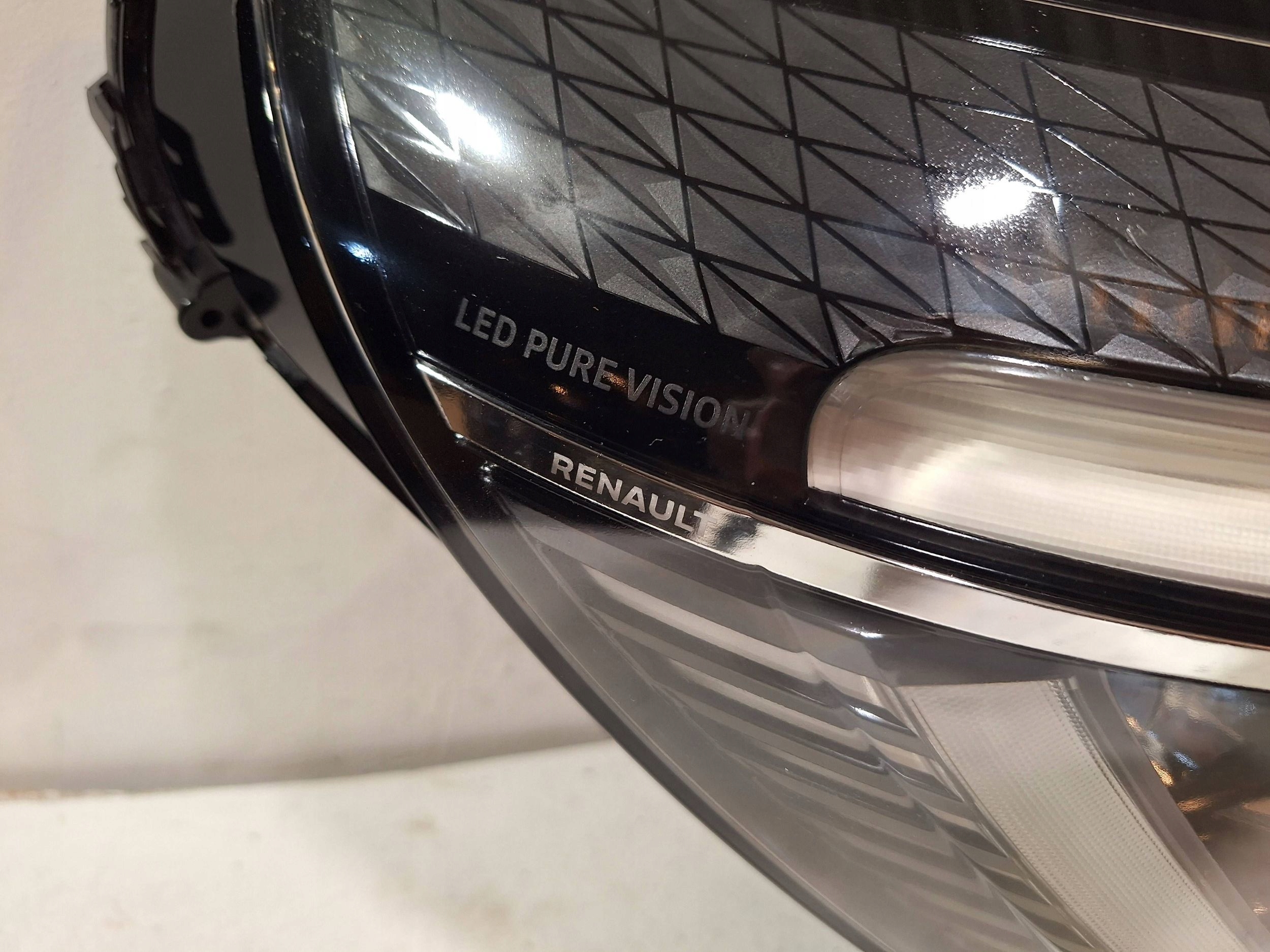 light front right FULL LED 260102407R RENAULT CLIO V 19