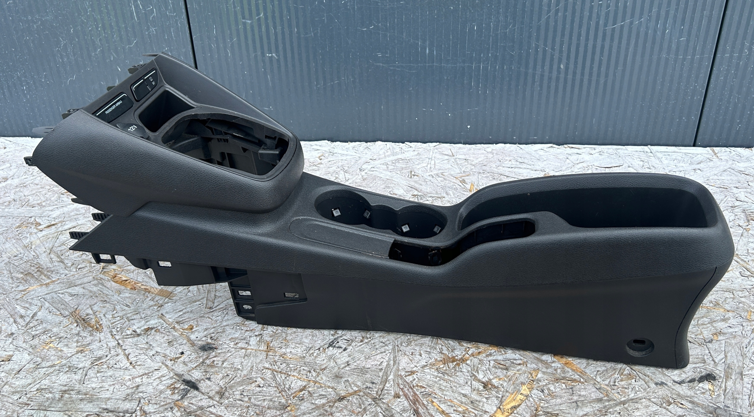 TUNEL mitte FORD TOURNEO COURIER MK1 14- ET76-R045B55-AB