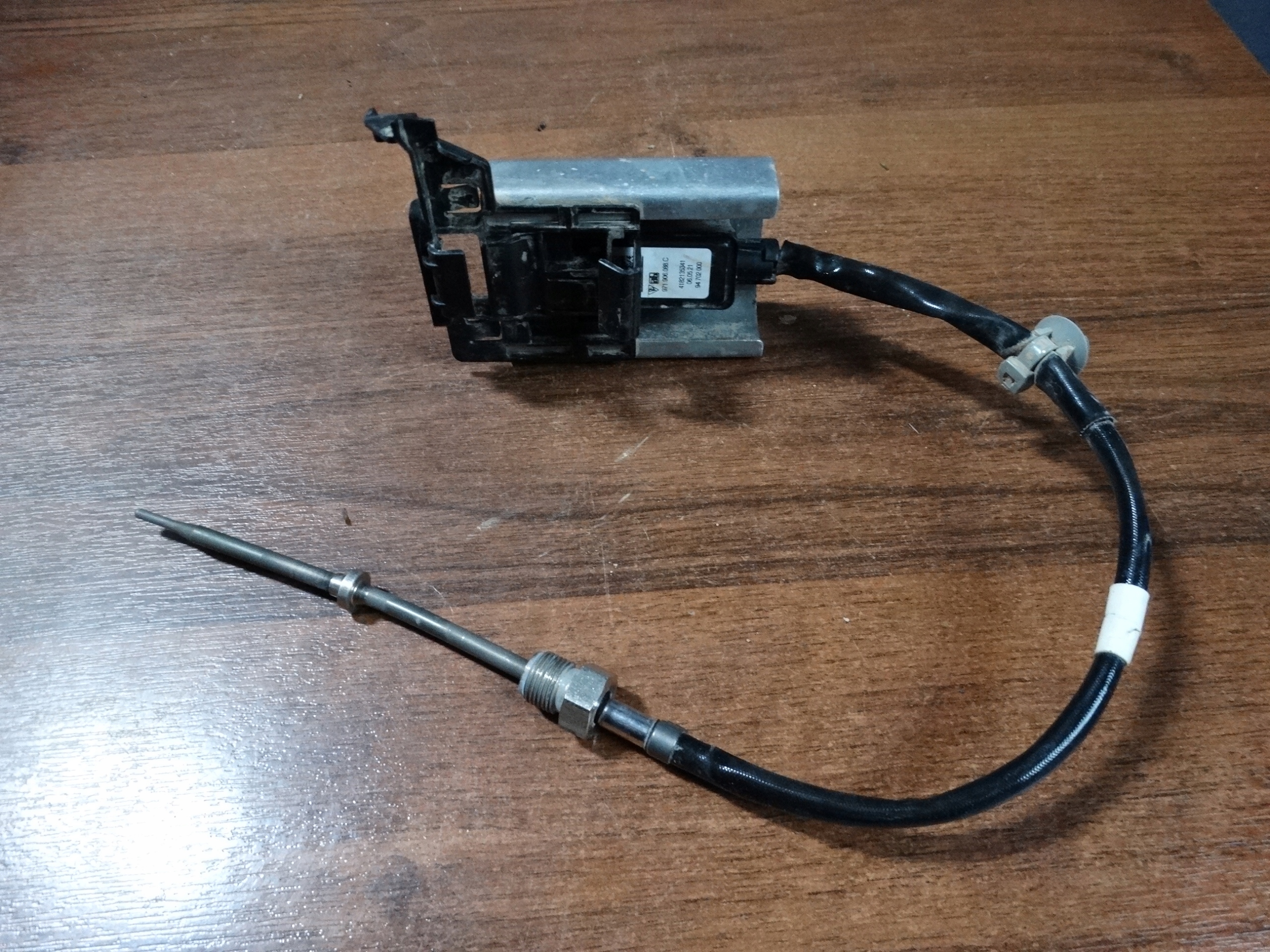 SENSOR TEMPERATURY GASE PORSCHE PANAMERA 971 1