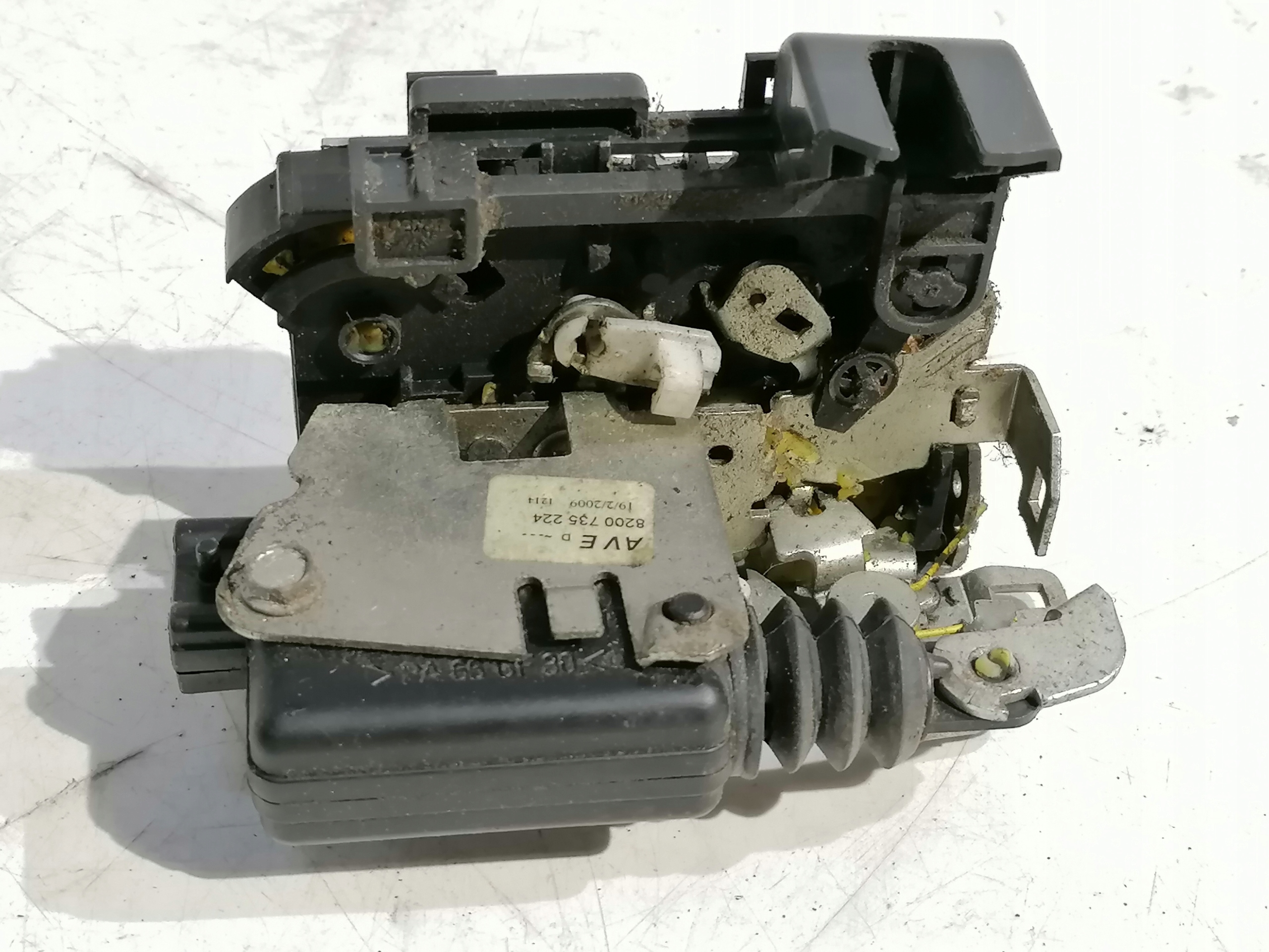 Dacia Sandero and lock z door right front