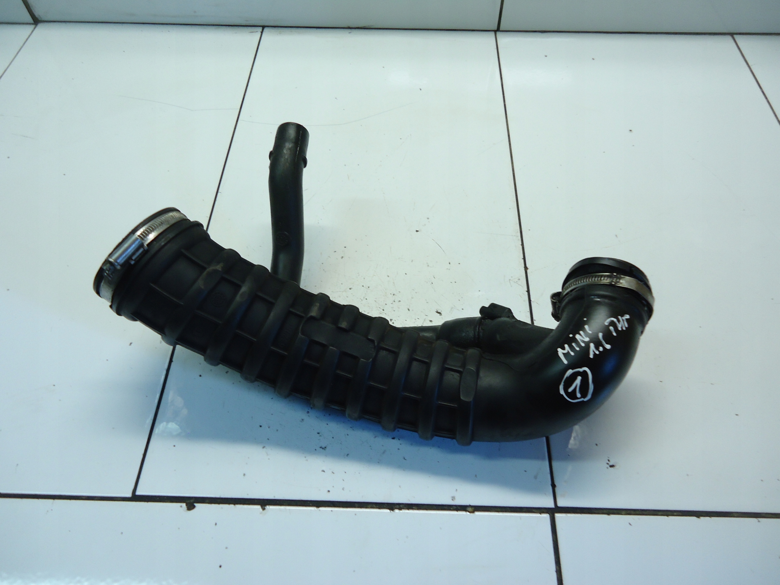 MINI COOPER R56 1.6 THP N14B16 wiring pipe air hose 62276