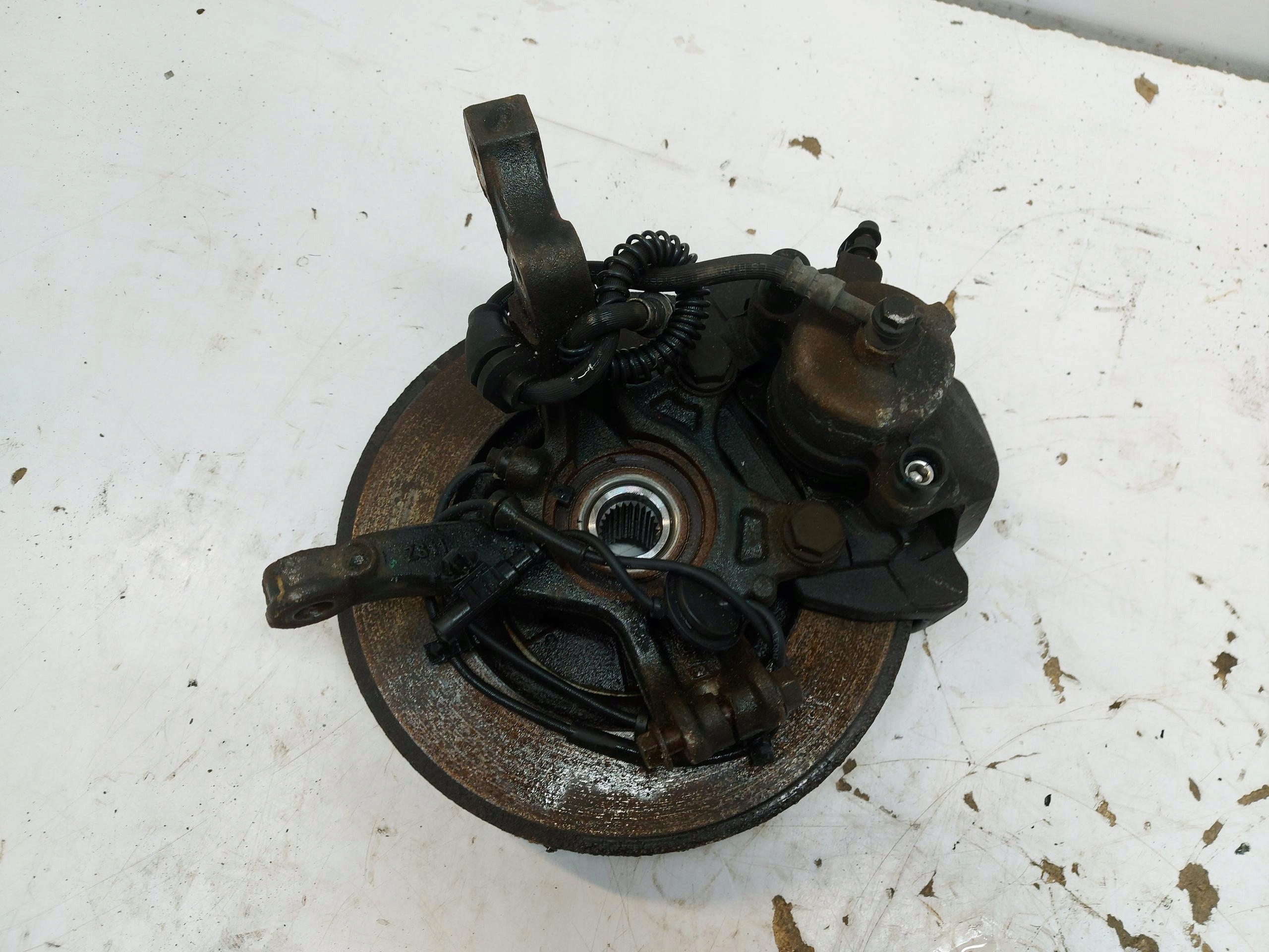 MG ZS 1.5B swing front left