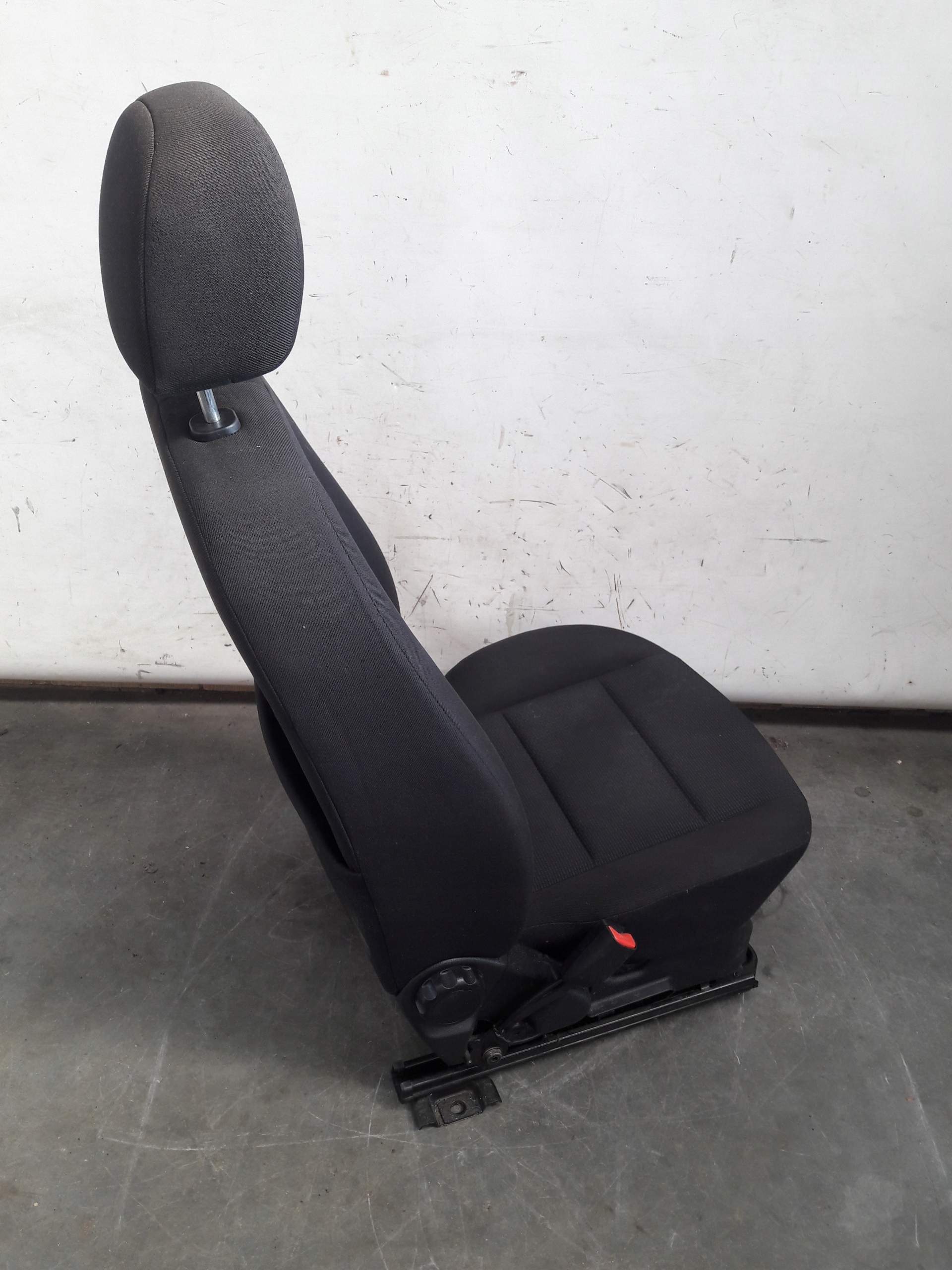seat left Mazda 2