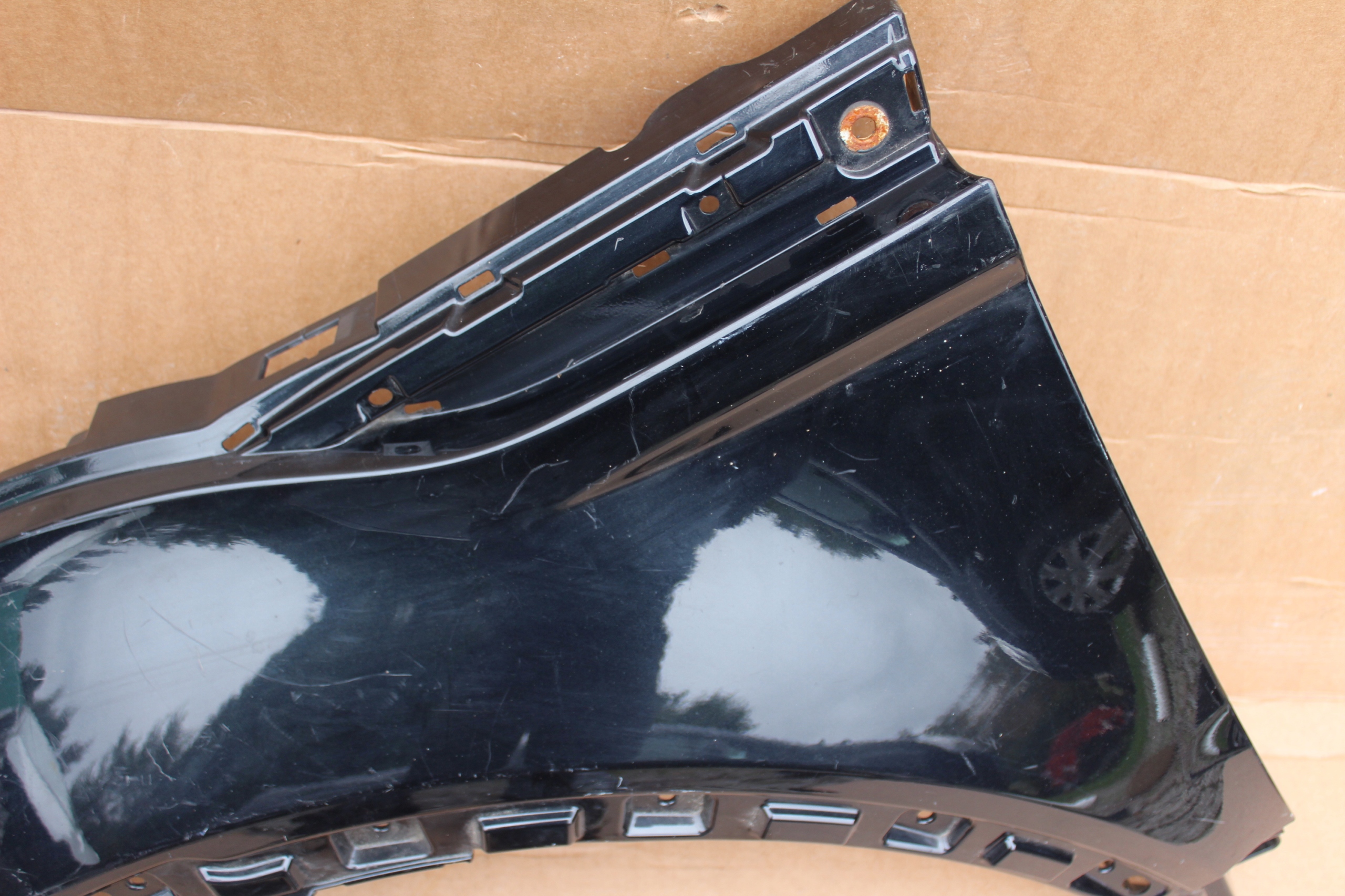 EVOQUE L538 BŁOTNIK PRZÓD LEWY Producent części Land Rover OE