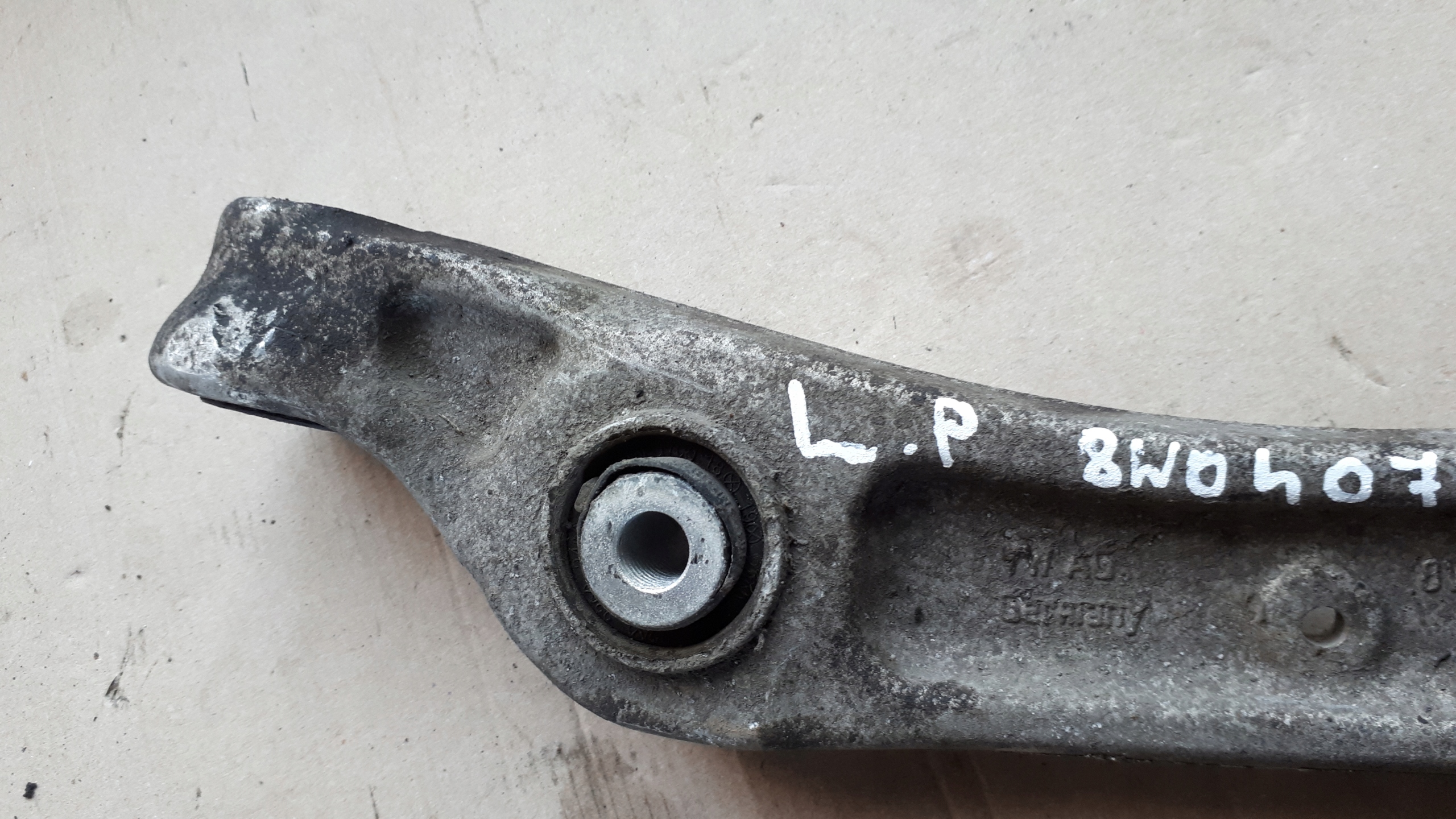 A4 B9 8W arm left front 8W0407155A A5 8W