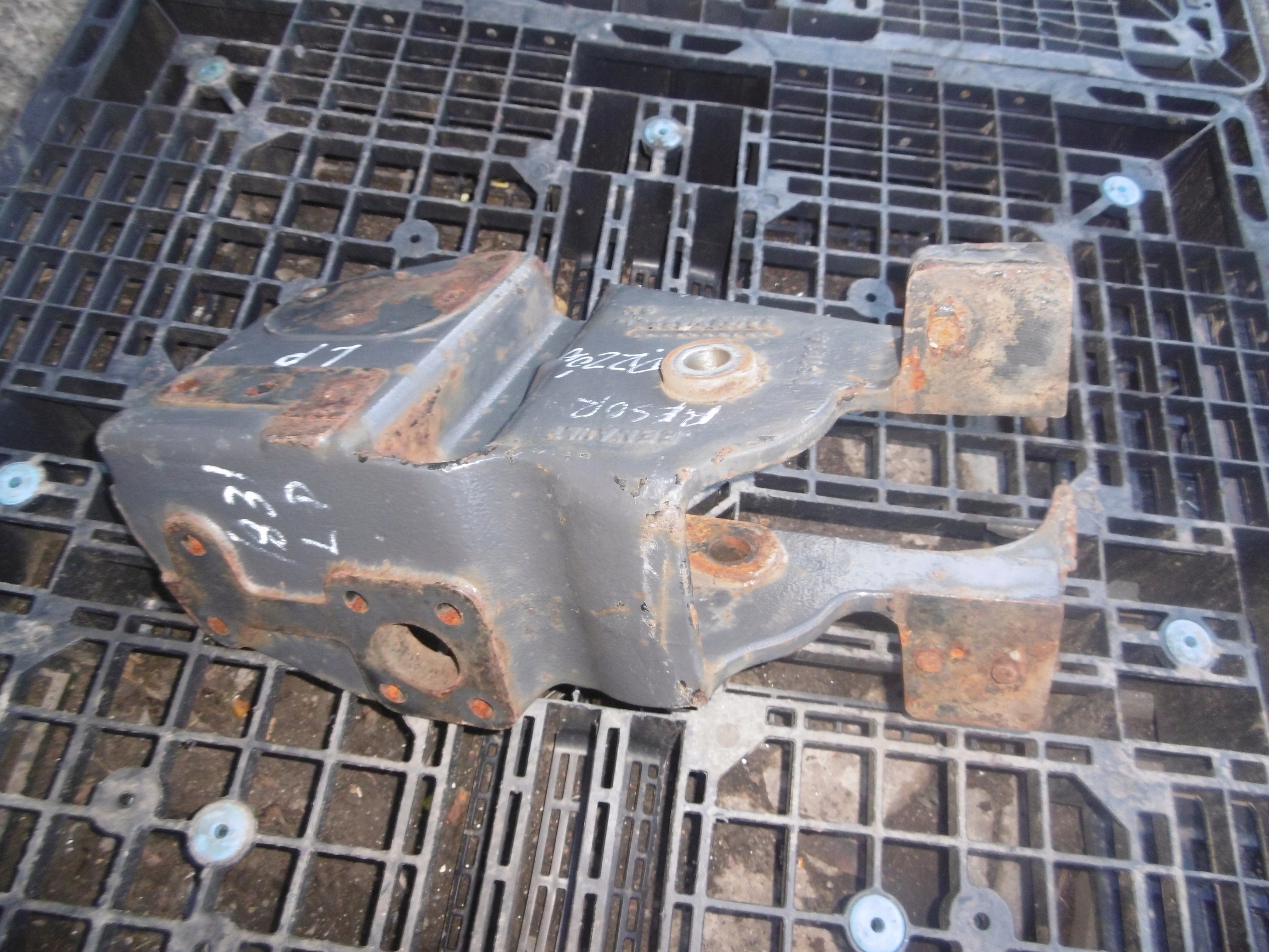 LAPA MOCOWANIE RESORA LEWY PRZOD MAGNUM DXI Car type Trucks