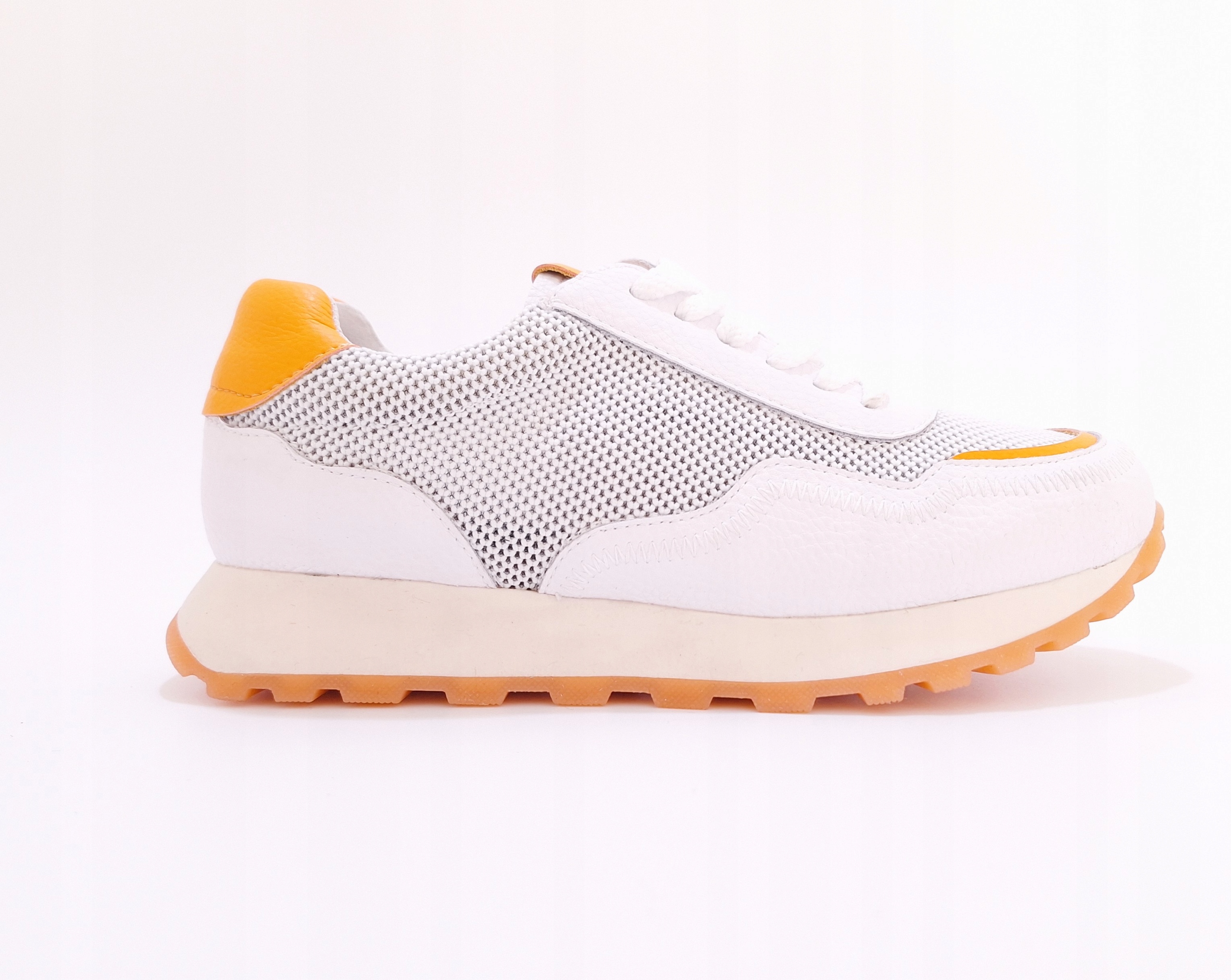 Bílé dámské tenisky s oranžovou vložkou Cambell 00596WH, velikost vel.