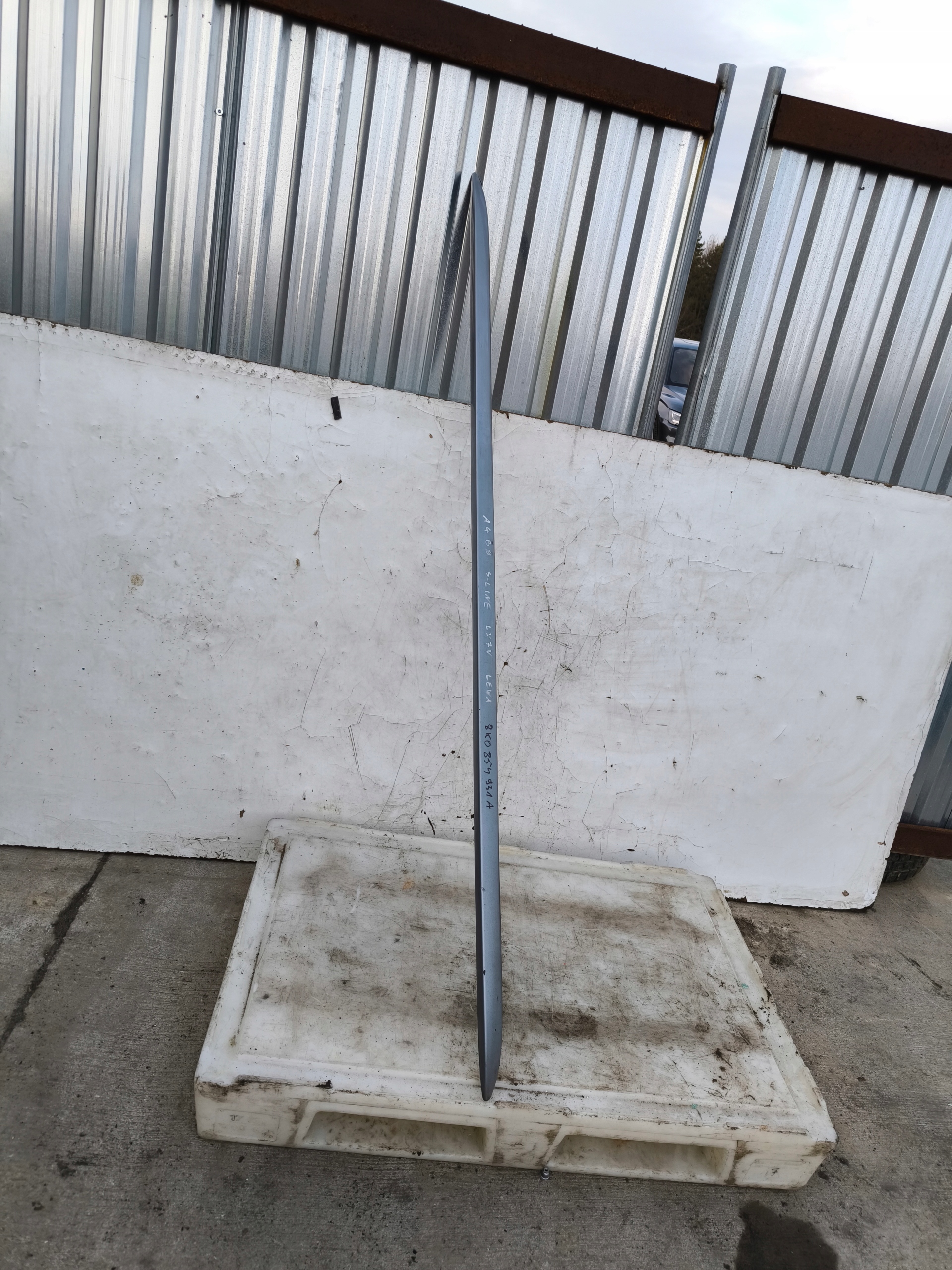 moulding threshold left AUDI A4 B8 S LINE 8K0854931A LX7V original !!!