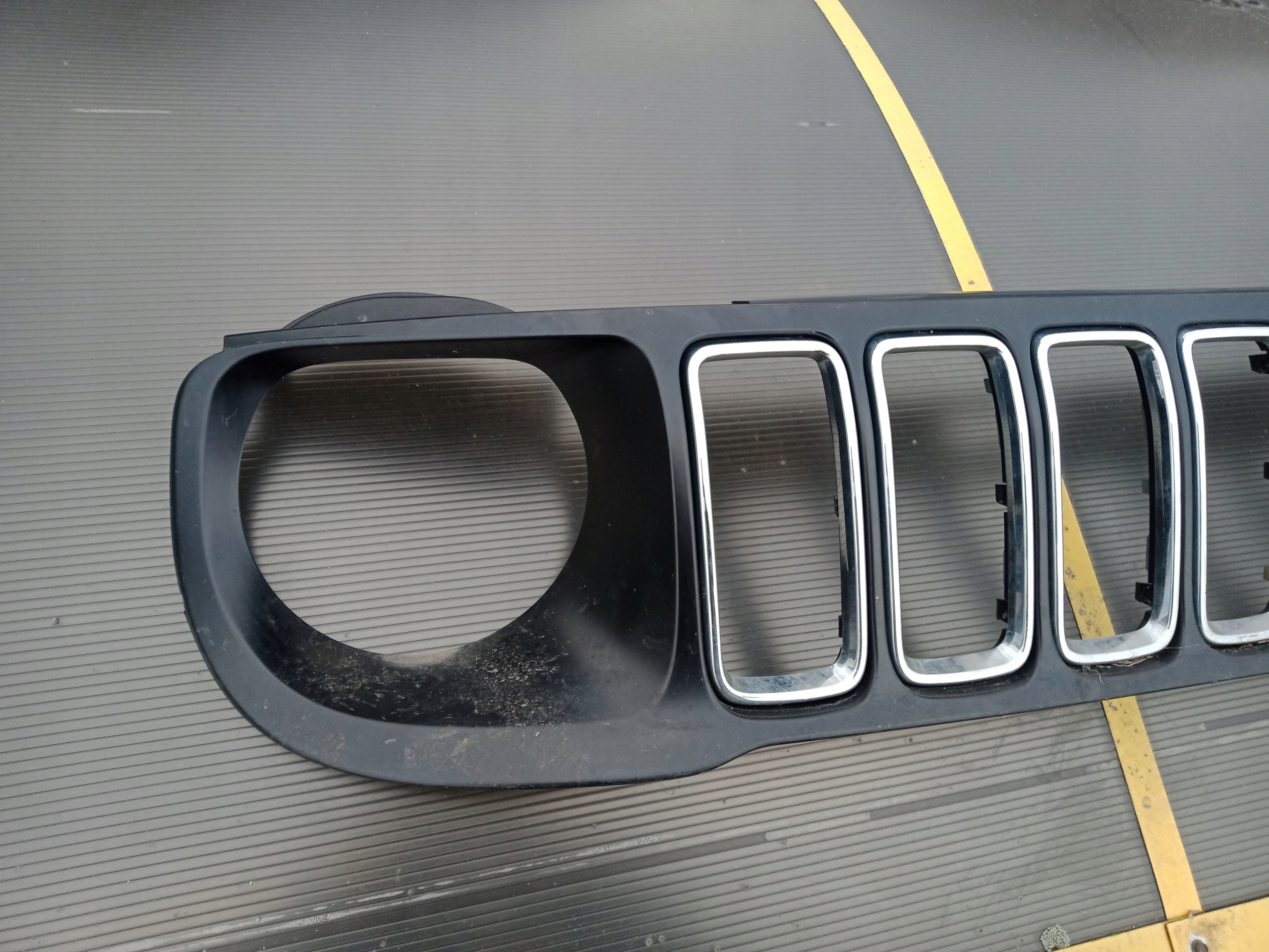 Jeep Renegade BU Kühlergrill FRONTGRILL Kühlergitter 52088680 - Thumbnail 2