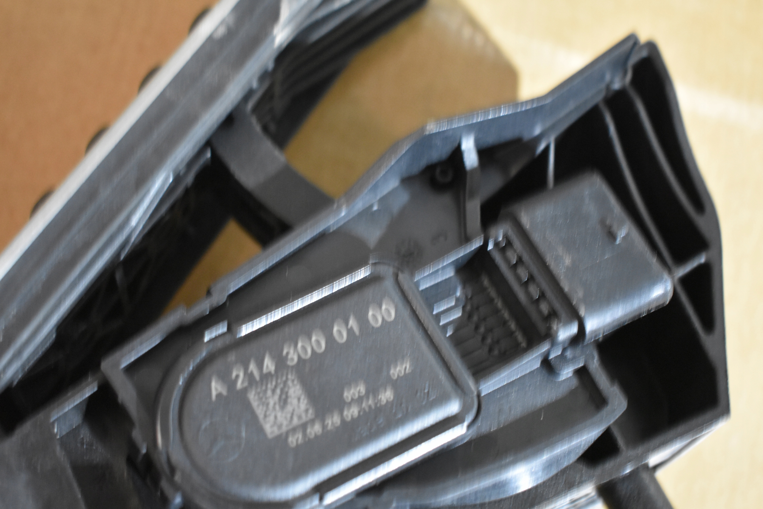 IDEALNY Gaspedal MERCEDES W214 1