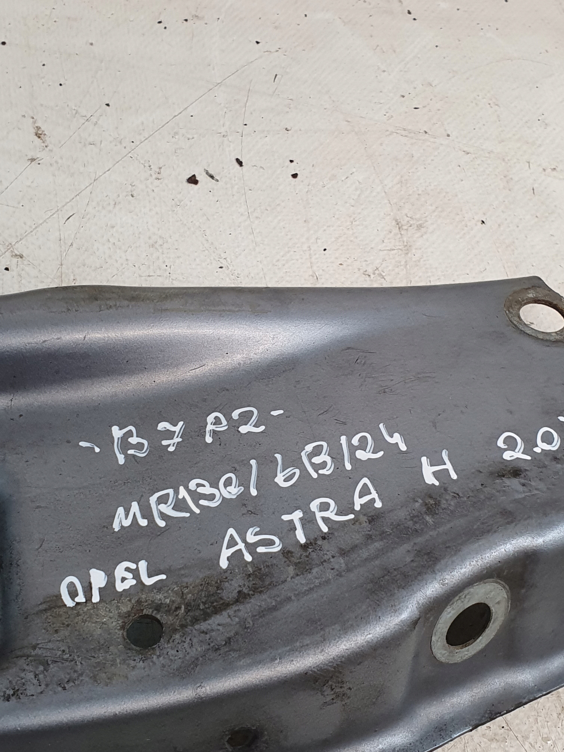 front body wall front upper pillar OPEL ASTRA H III HB K: Z163