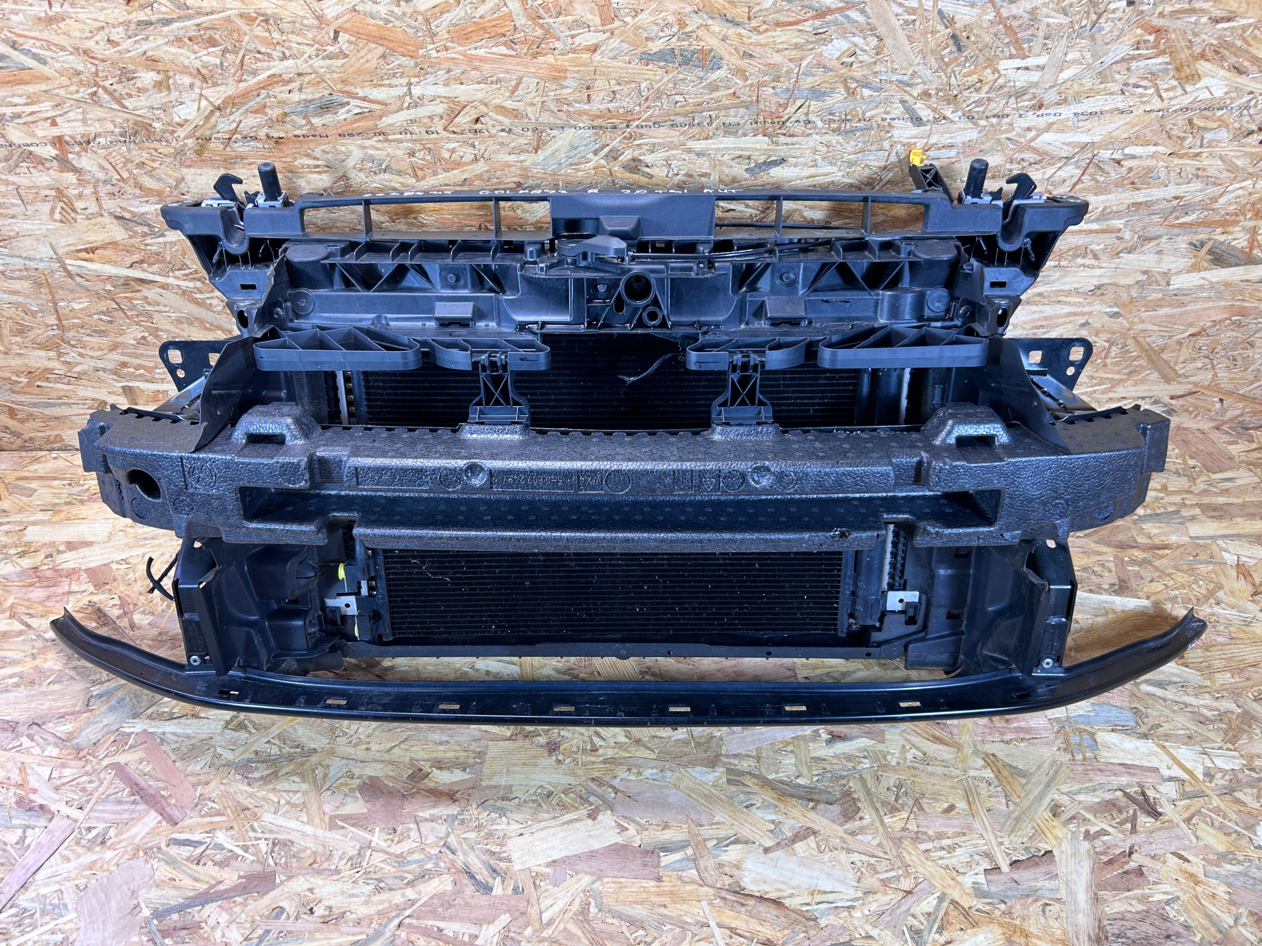 PAS PRZEDNI WZMOCNIENIE BELKA CHŁODNICE VW GOLF VIII R-LINE 2.0TSI 2019-