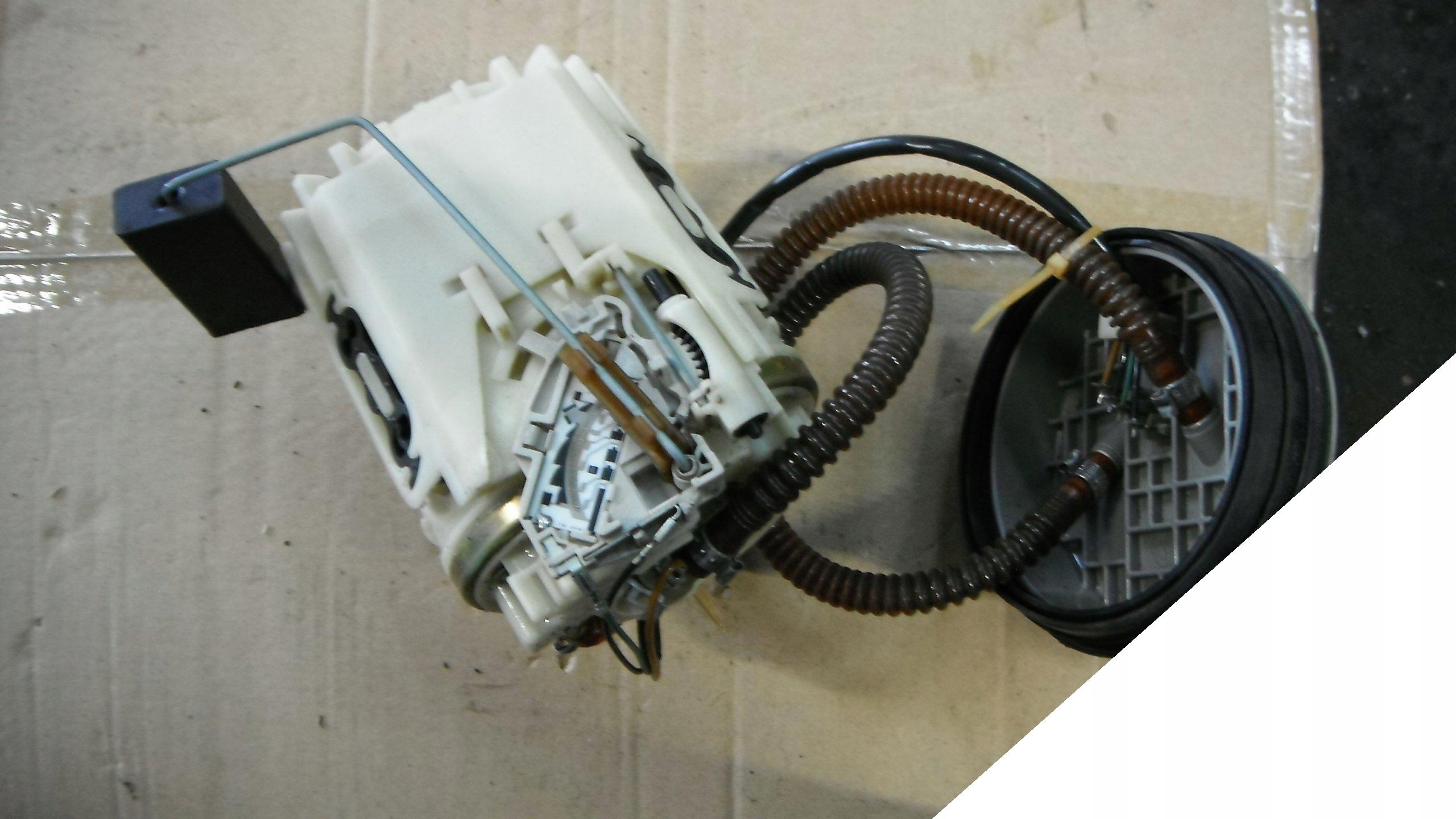 VW POLO CLASSIC 1.4 95-04 POMPA PALIWA PŁYWAK