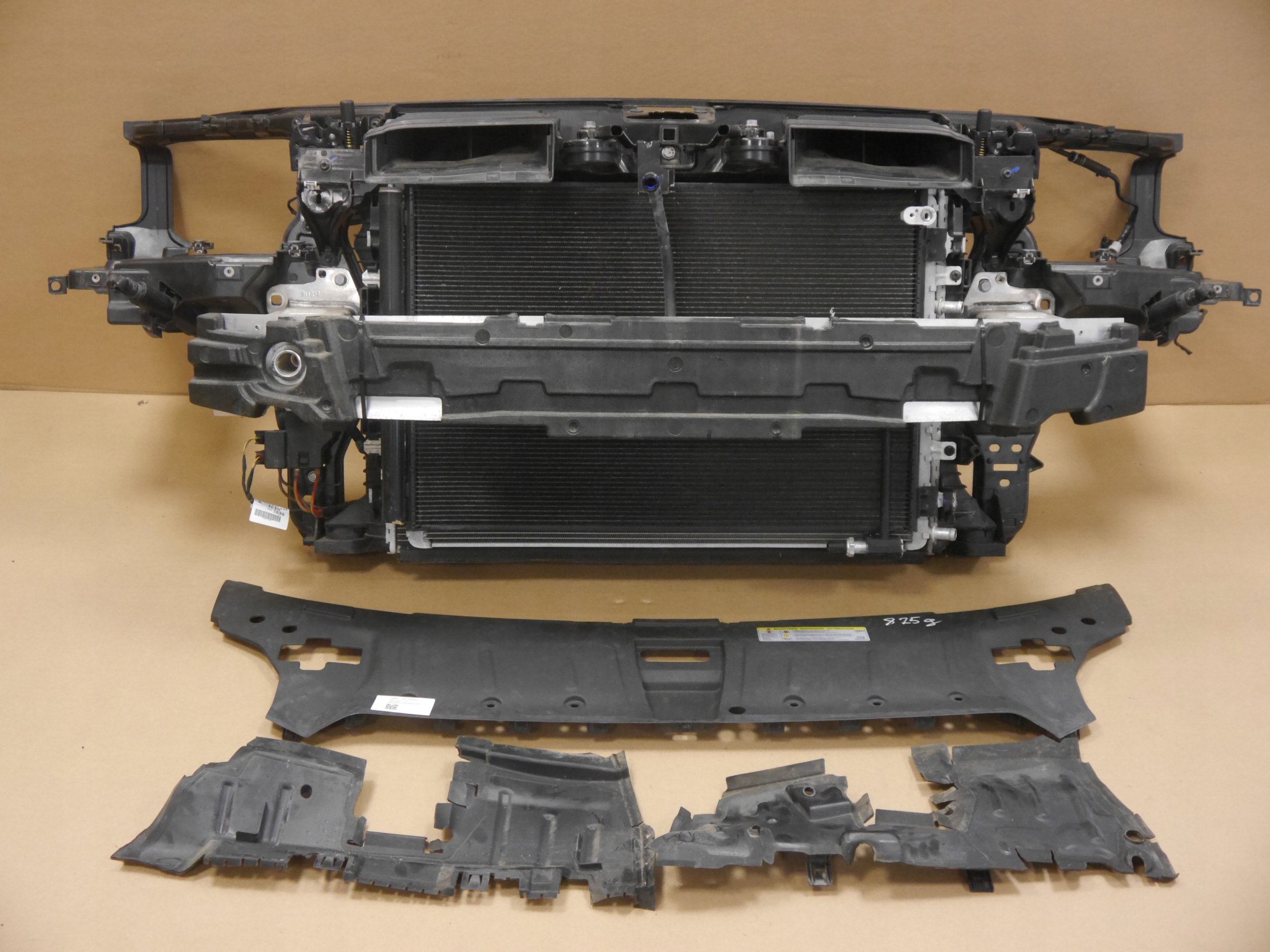 AUDI S8 D4 PAS PRZEDNI CHŁODNICE 4.0 TFSI 445 kW 605 KM