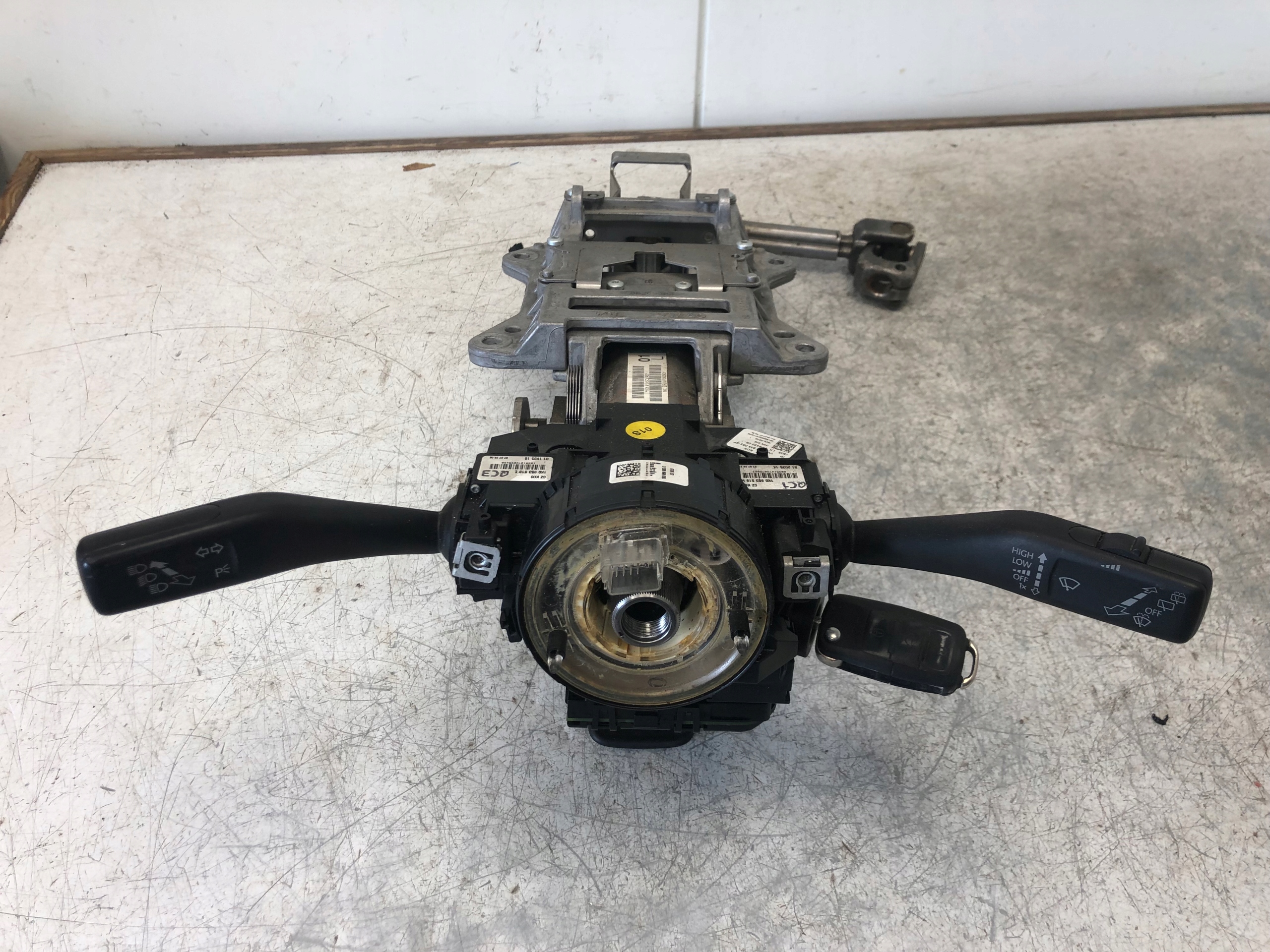 commande levier commodo sous volant VW GOLF V 1K0953503GF