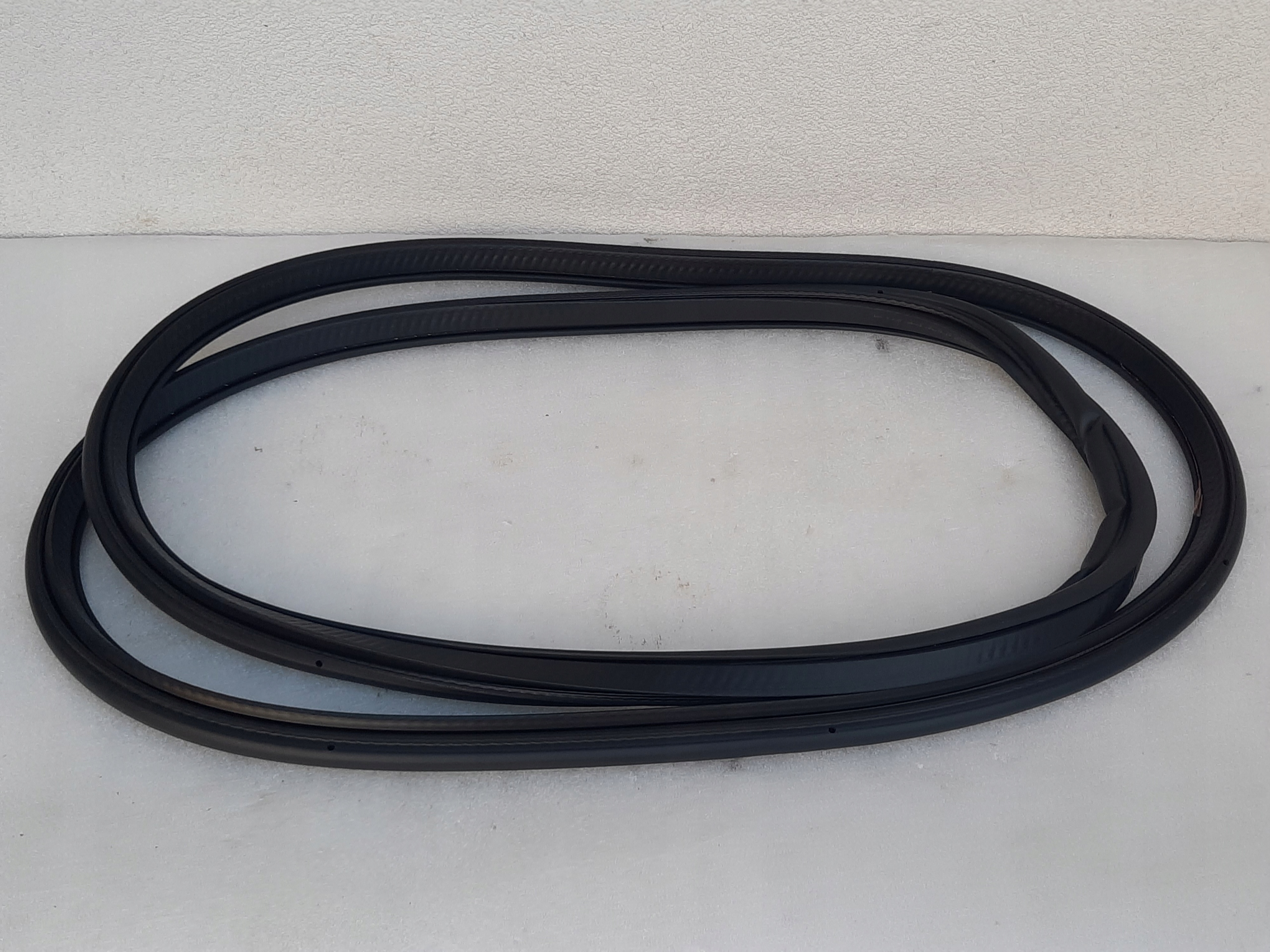 7439016 - BMW I3 I01 прокладка крышки багажника