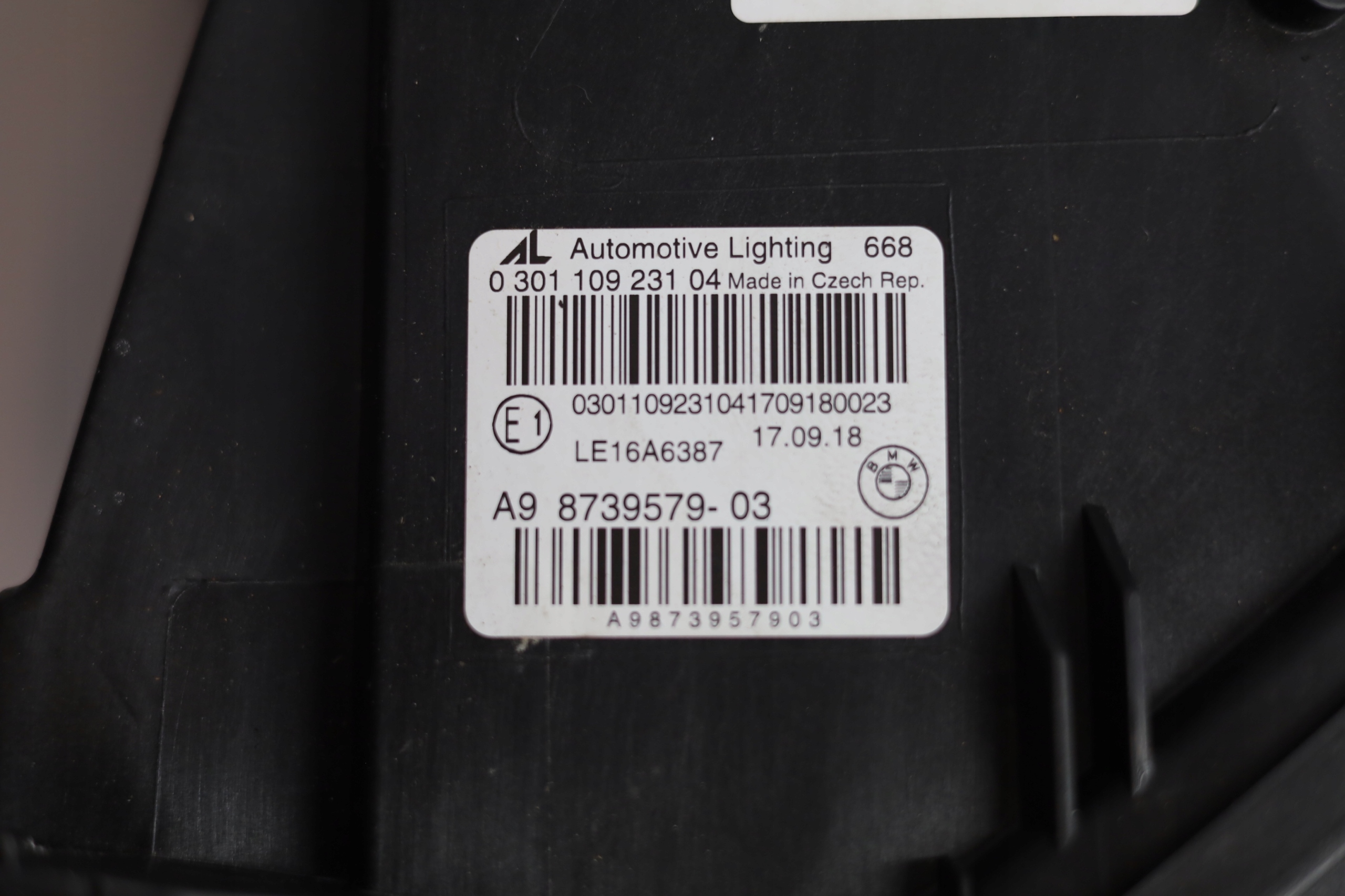 LAMPA LEWA PRZÓD PRZEDNIA BMW G14 G15 LED 8739579 Typ samochodu Samochody osobowe