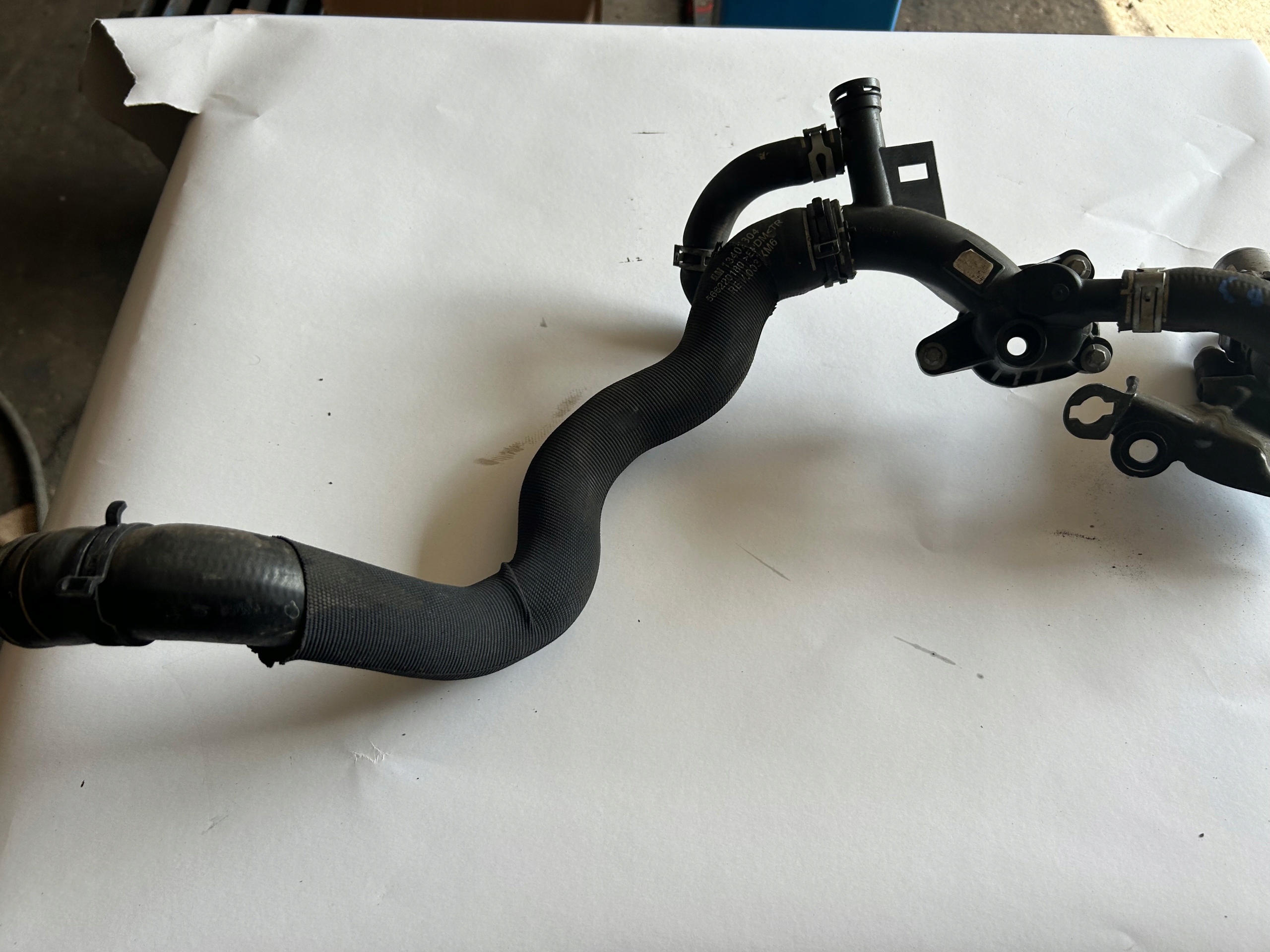 OPEL CORSA E 1,4 T hadice vody