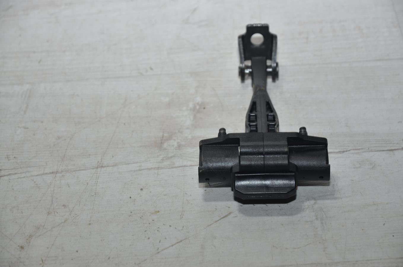 limiter door right rear part Dacia Duster II 20r