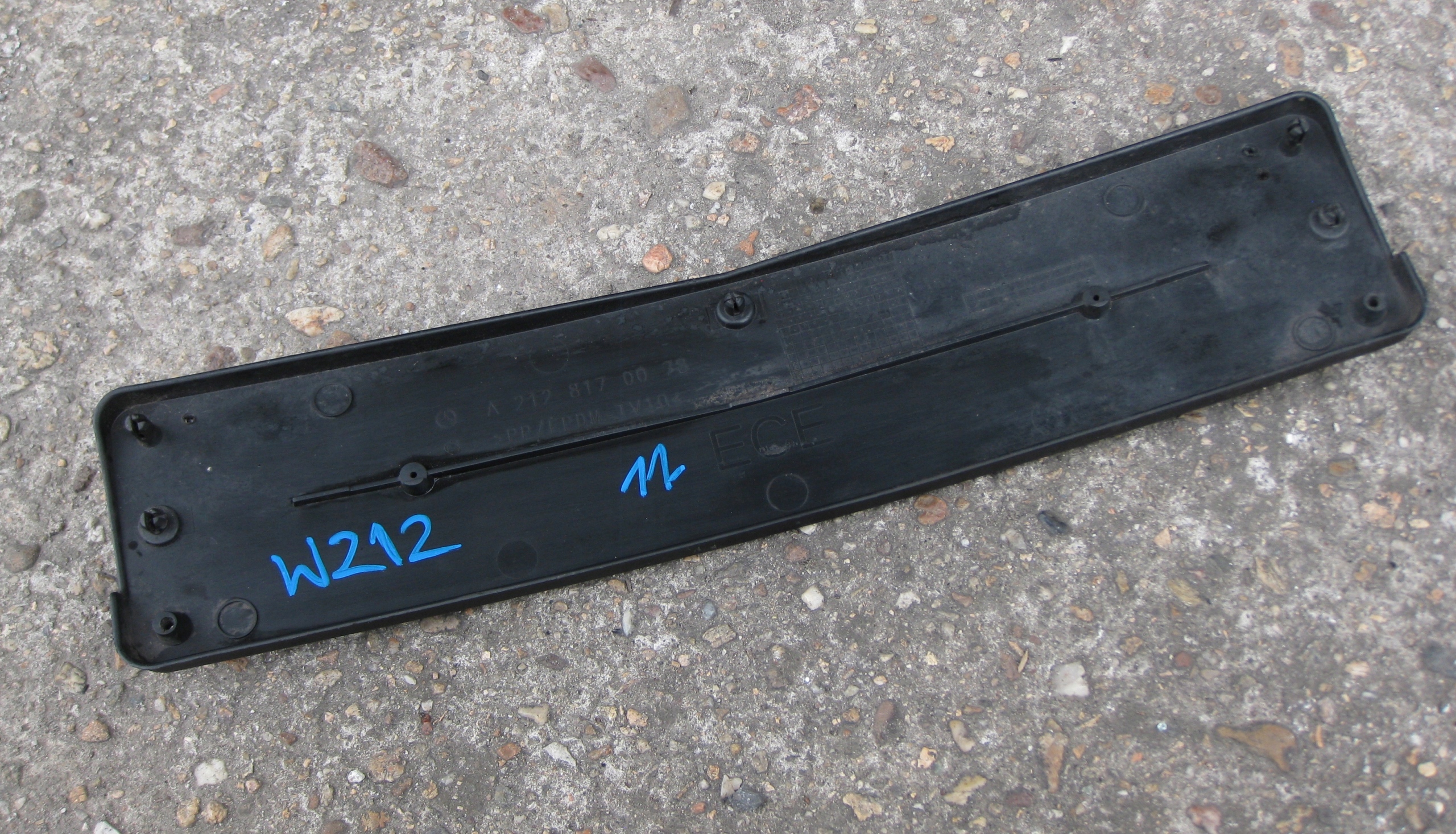 MERCEDES W212 E KLASA 11R frame cover below TABLICE front A2128170078