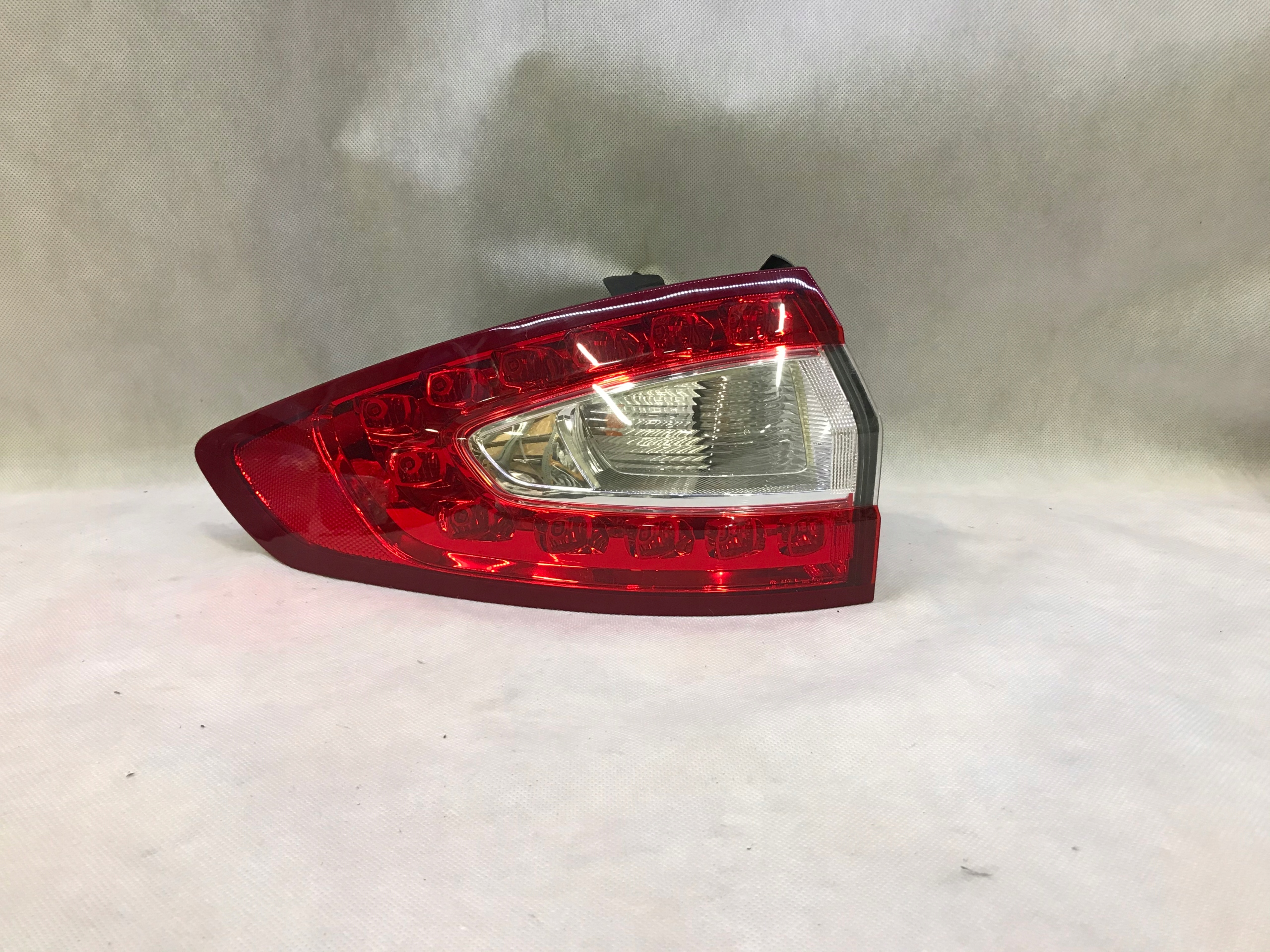 FORD MONDEO Mk5 универсал 14-19 фонарь левый led
