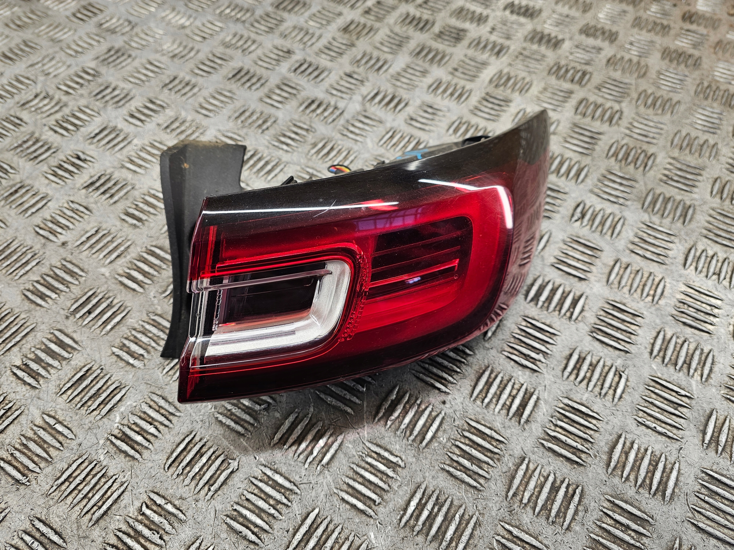 light right rear part RENAULT CLIO IV 265504307R original OE