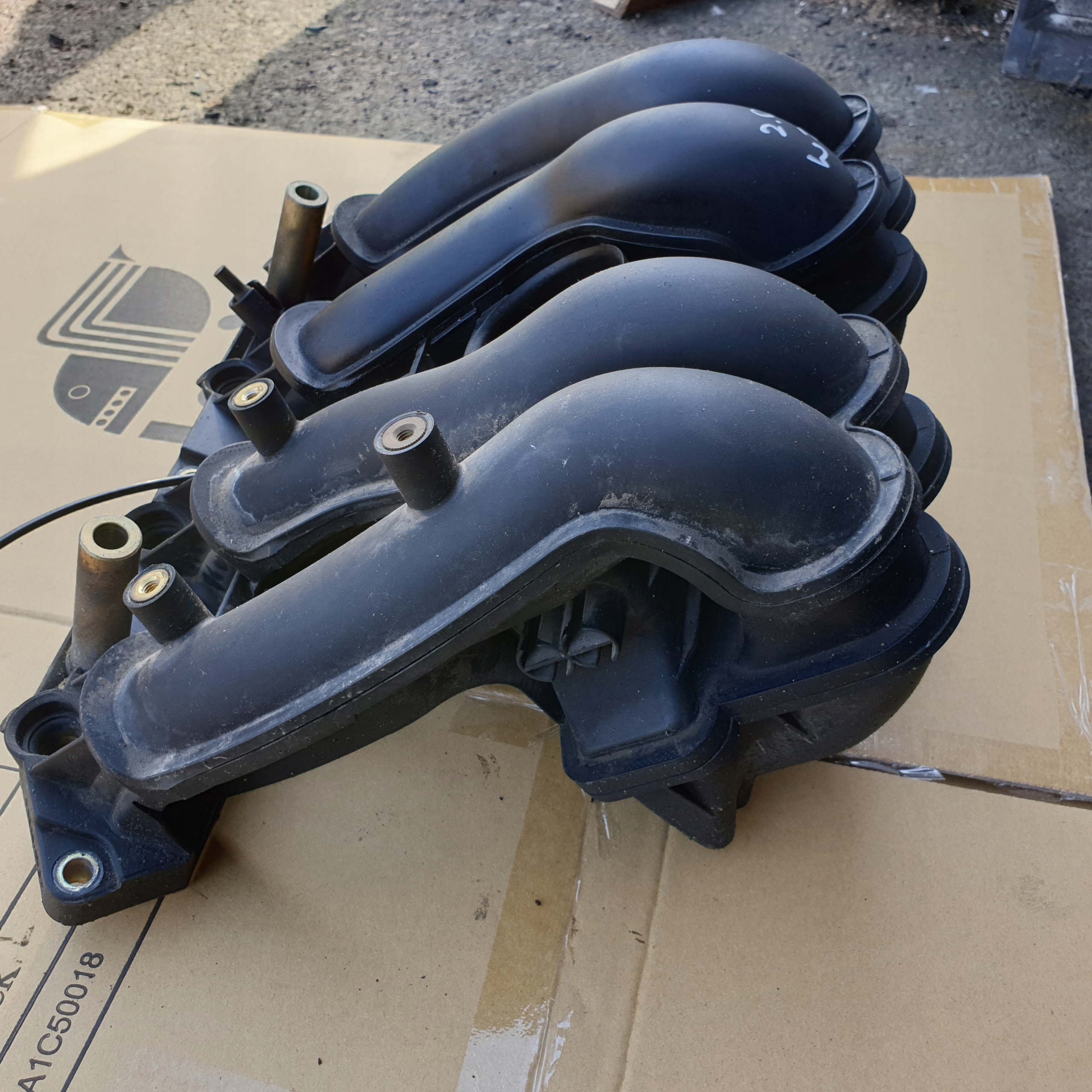intake manifold DOLOTOWY MERCEDES E W210 2.0 B A1111402201