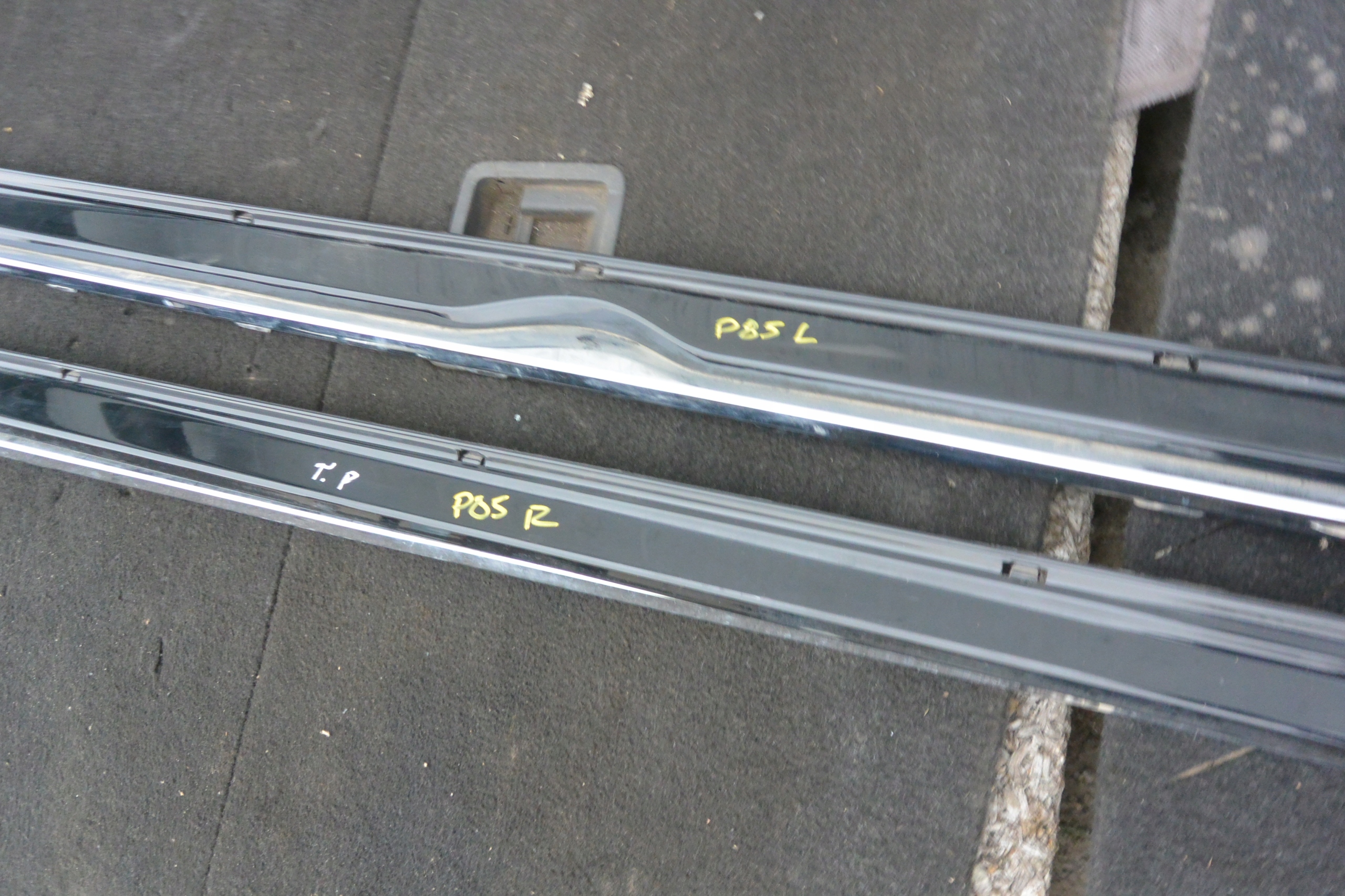 moulding threshold of the threshold right left TESLA MODEL S