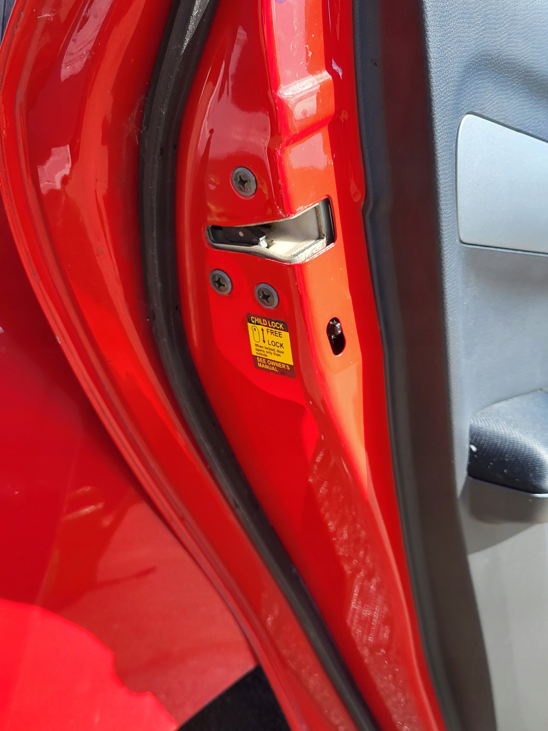 door left rear. complete window lock handle SUZUKI SWIFT 4 IV MK6 2005r.