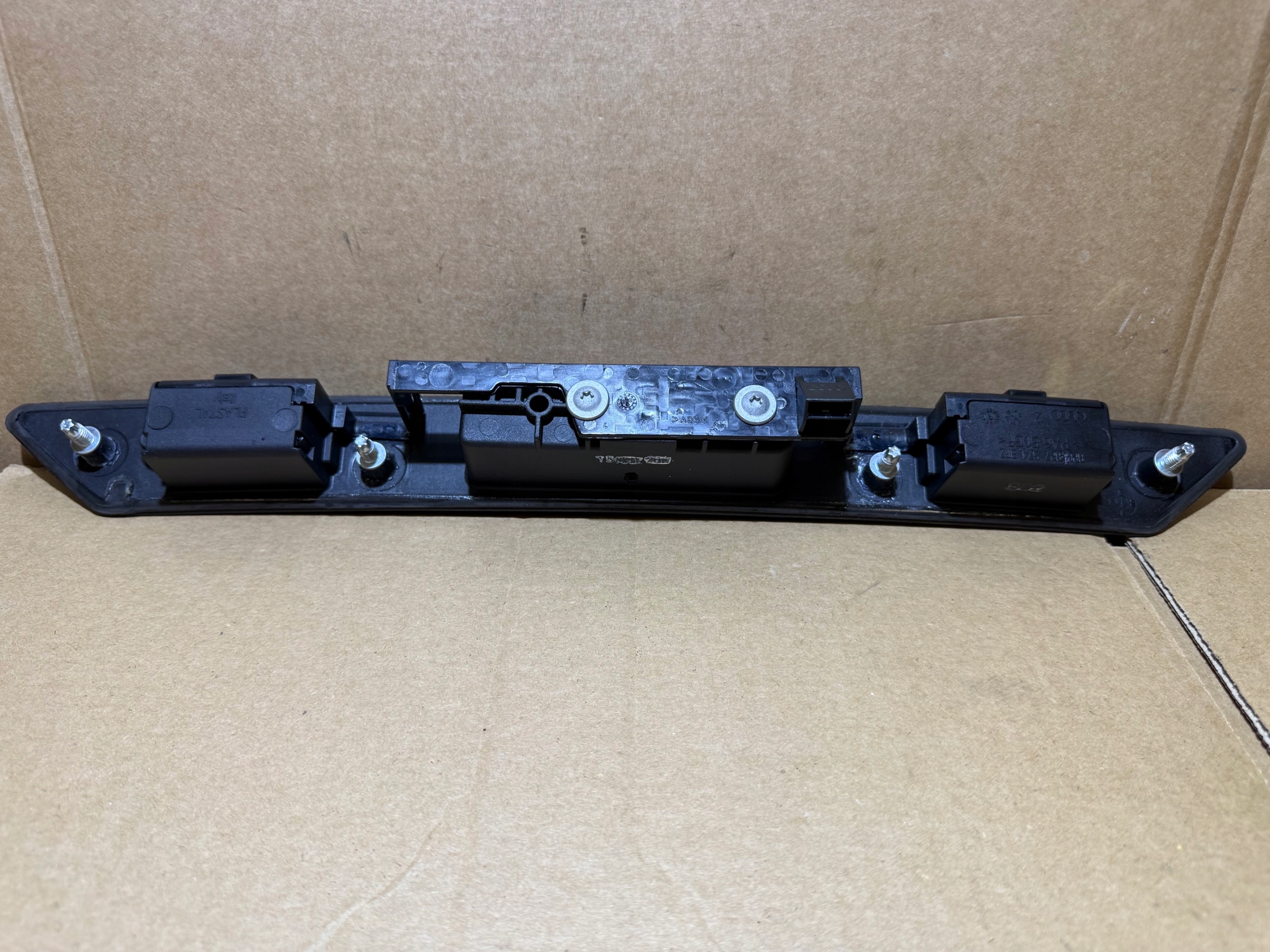 AUDI A3 A4 A6 Q7 cap MIKROSTYK bonnet rear part 8P4827574