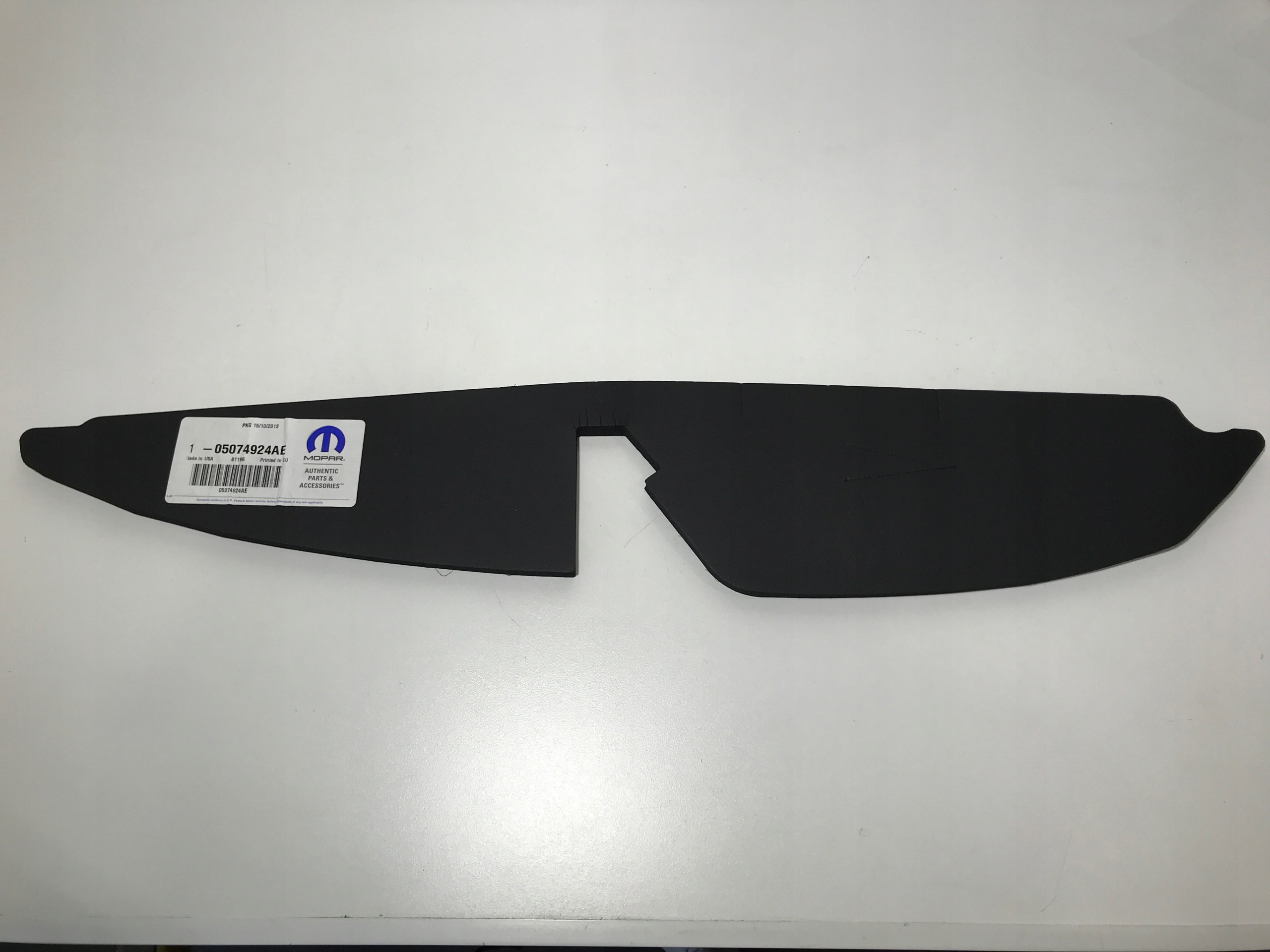 ВНУТРЕННЯЯ ИЗОЛЯЦИЯ СТОЙКИ КРЫЛА JEEP 5074924AA