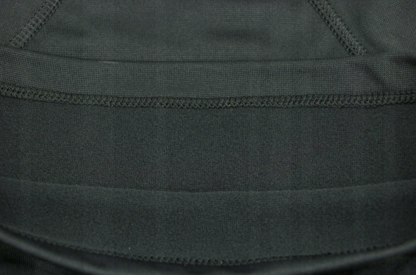 KOSZULKA TERMOAKTYWNA MĘSKA DŁUGI RĘKAW OCIEPLANA PODKOSZULEK POLSKA r. 3XL Kolor czarny