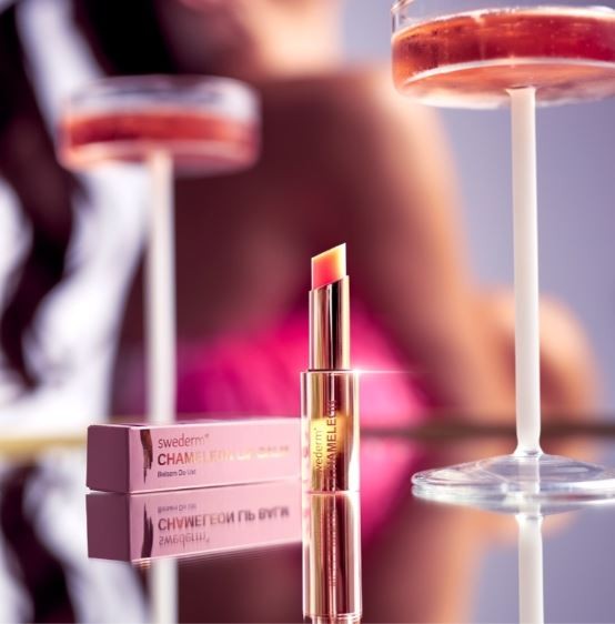 SWEDERM CHAMELEON LIP BALM BALSAM DO UST Właściwości nawilżające regenerujące wygładzające