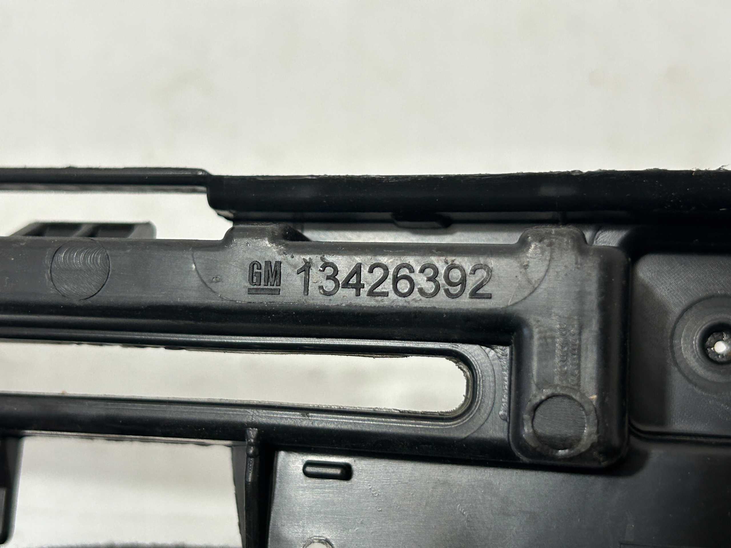 bumper bracket rear part OPEL ASTRA K V 13426392