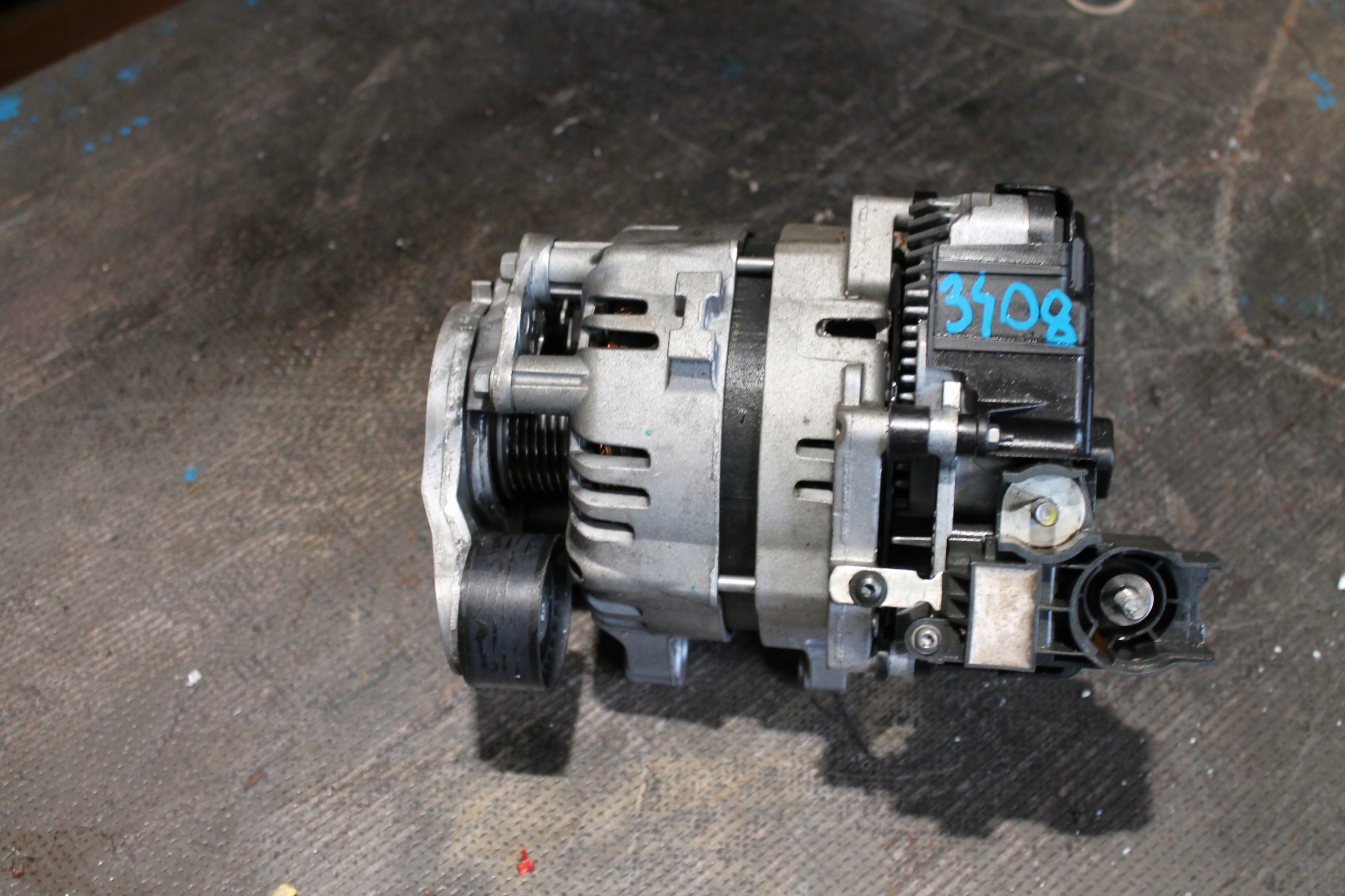 3408. alternator RANGE ROVER L8B2-11A240-BE