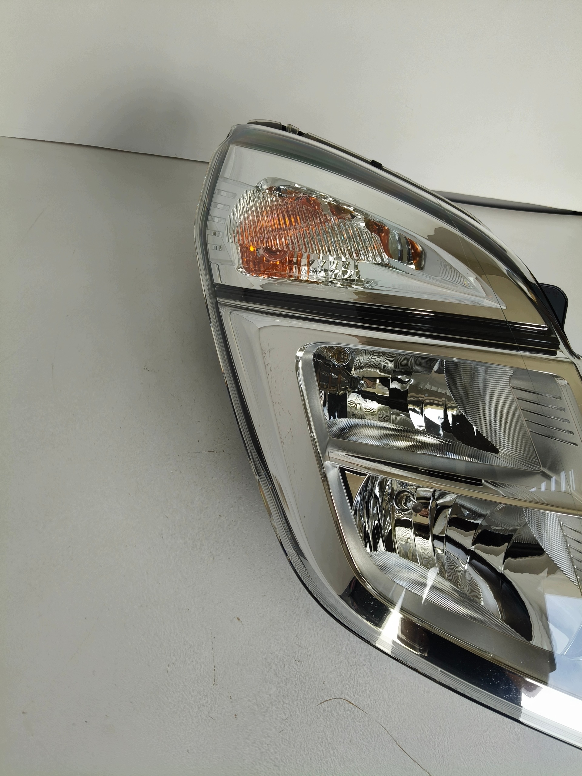 feu droit REFLEKTOR NISSAN NV400 11