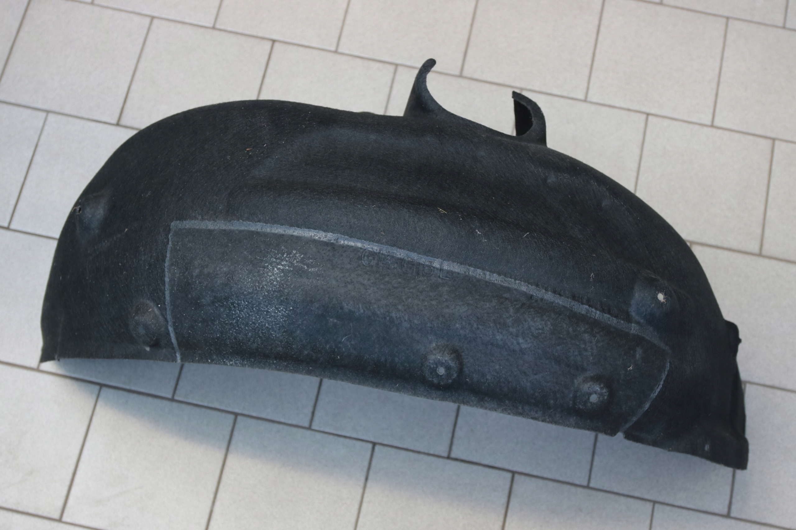 BMW 8' G14 G15 ORYGINALNE mudguard left rear. left rear part 7374743