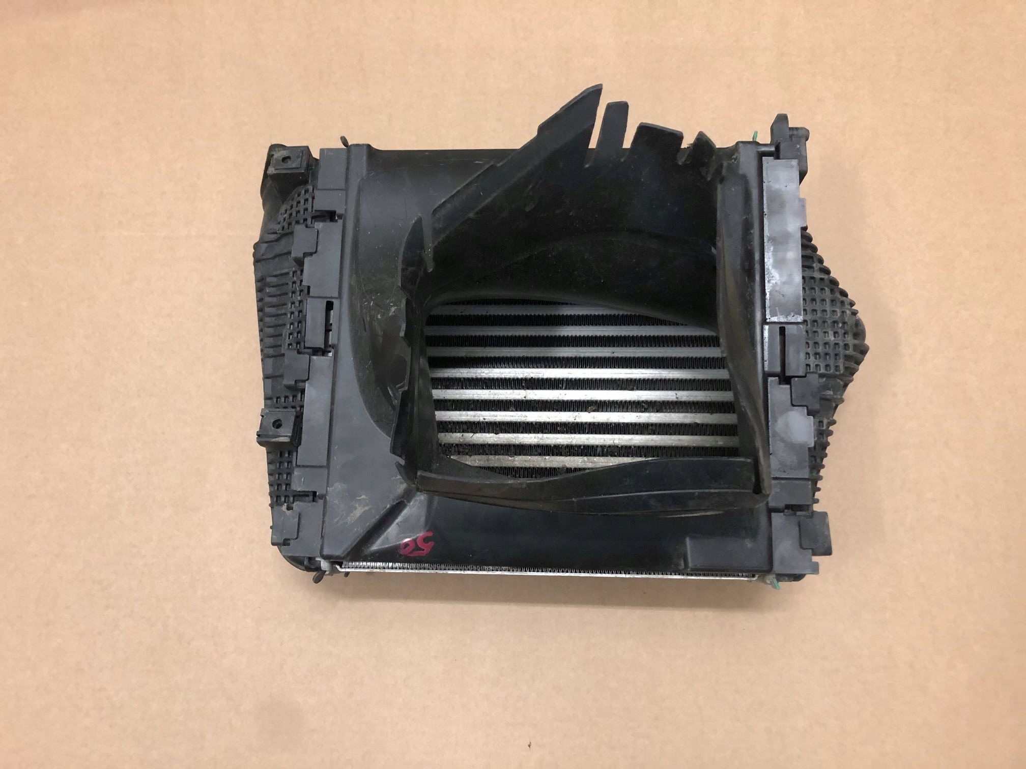 CHŁODNICA INTERCOOLER AUDI SQ7 AUDI SQ8 4M0 PRAWY