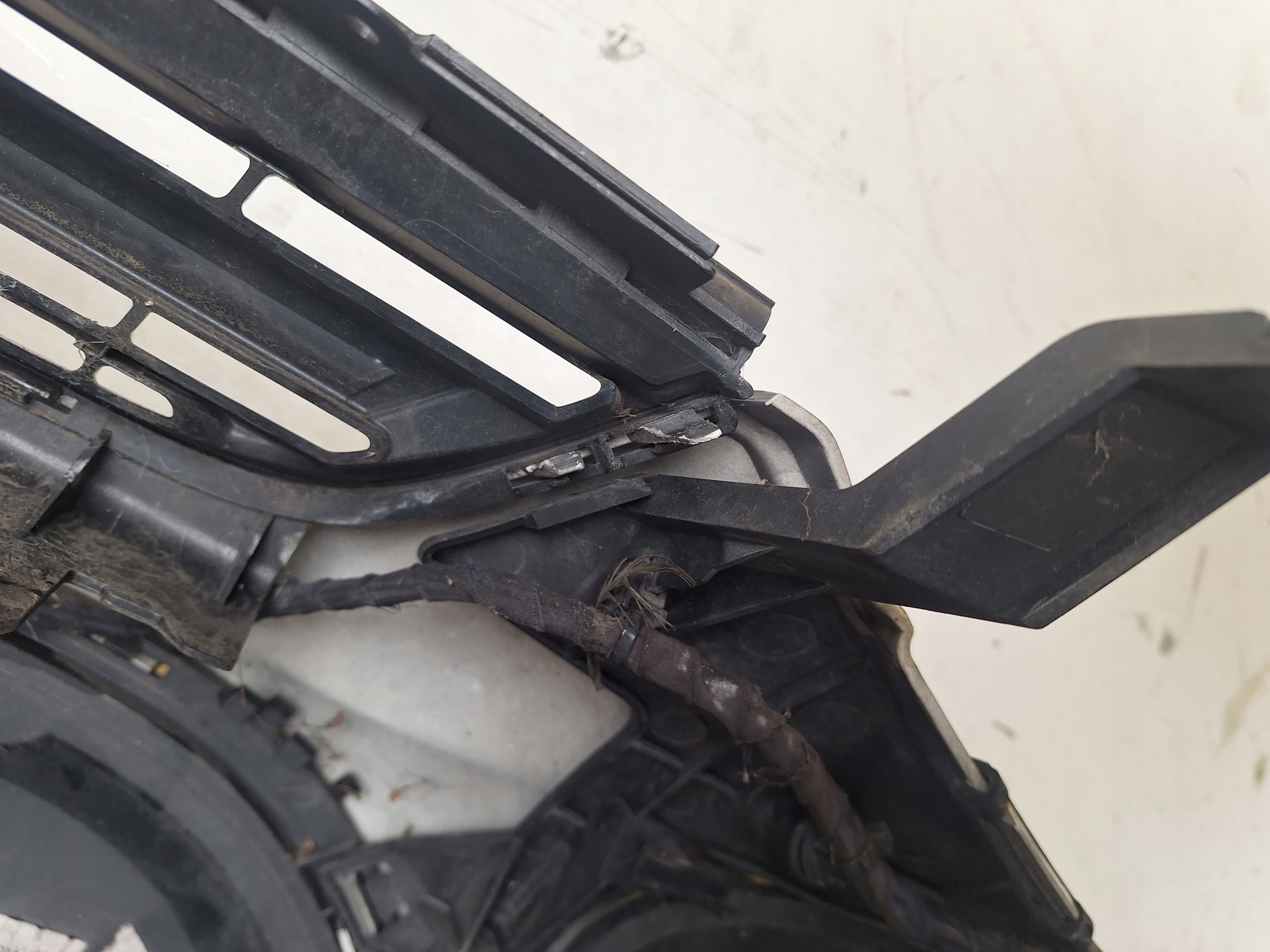 FORD S-MAX MK1 LIFT 10-15 Pare choc LED + PDC