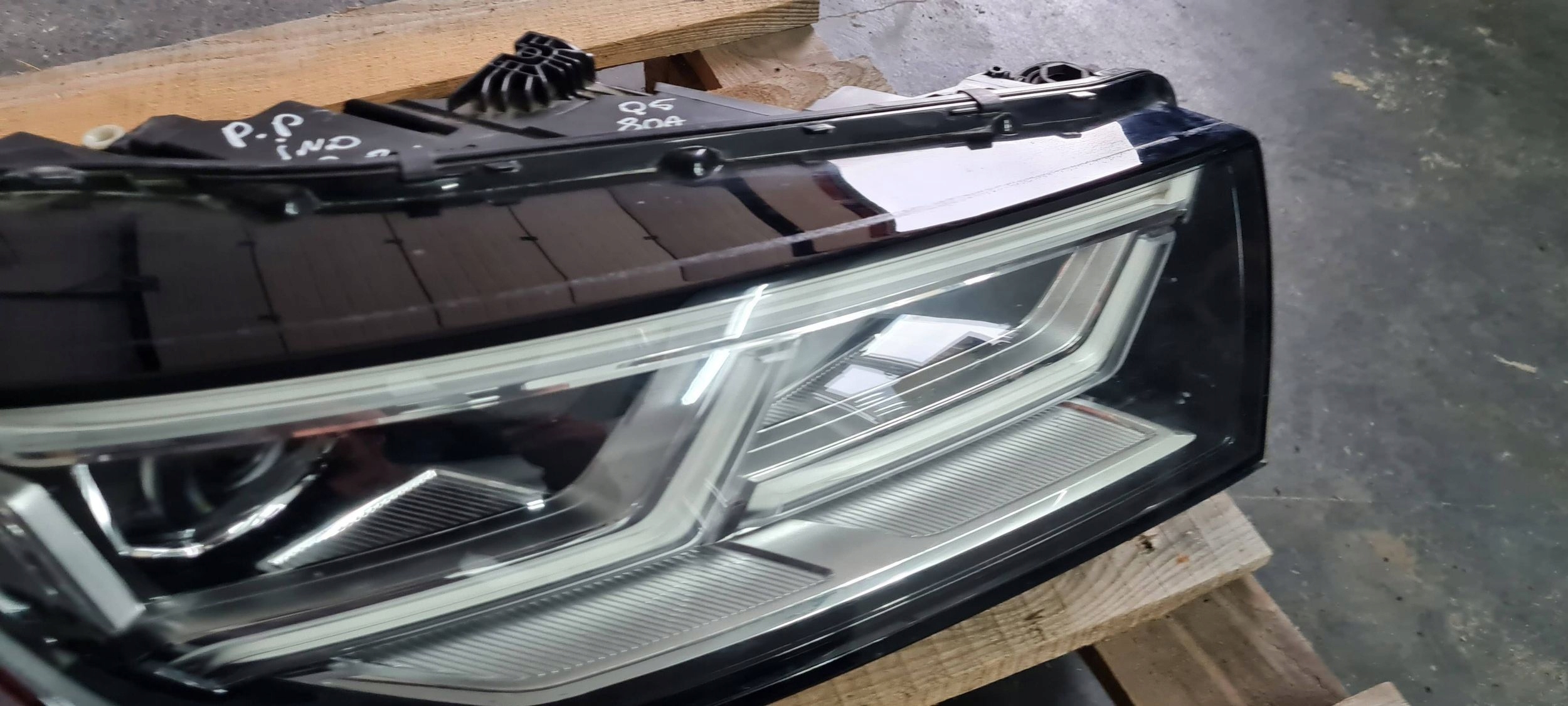 Q5 80A SQ5 light FULL LEDPRAWA right front USA 80A941034B