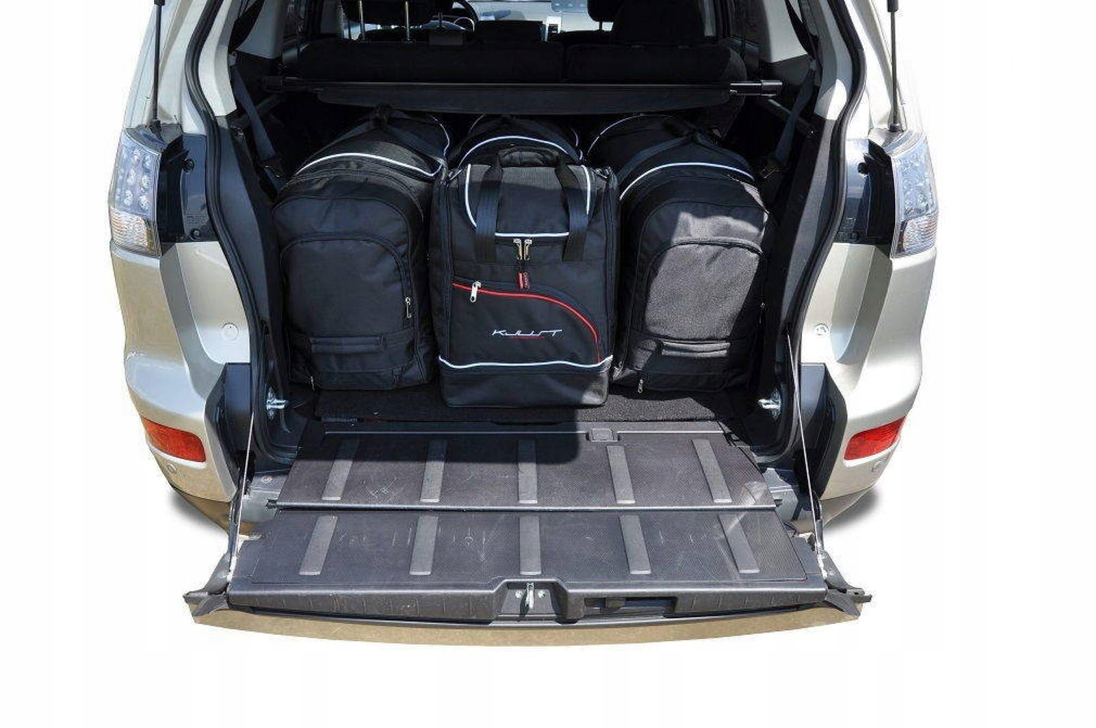J&j Automotive Sada 4ks cestovných tašiek Sport pre Mitsubishi Outlander 2