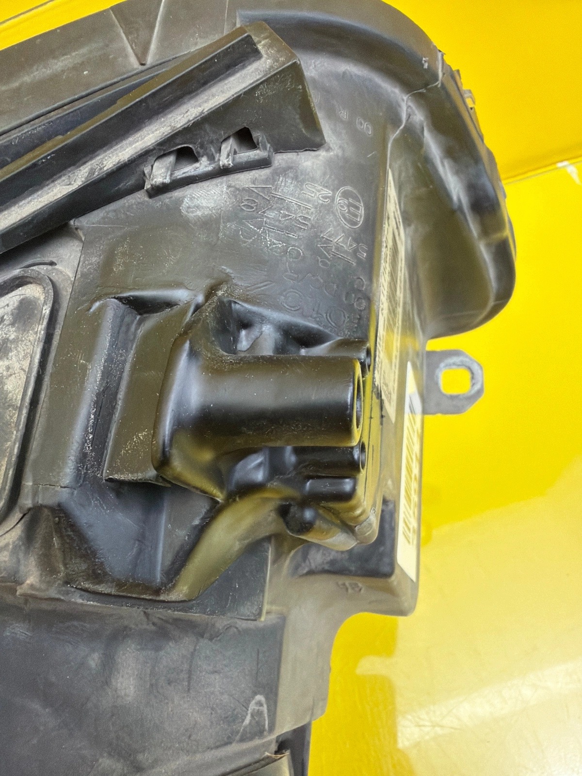 light left BMW 1 E82 E88 E87 Lift 2007-2011 Bi-Xenon 7170291-04