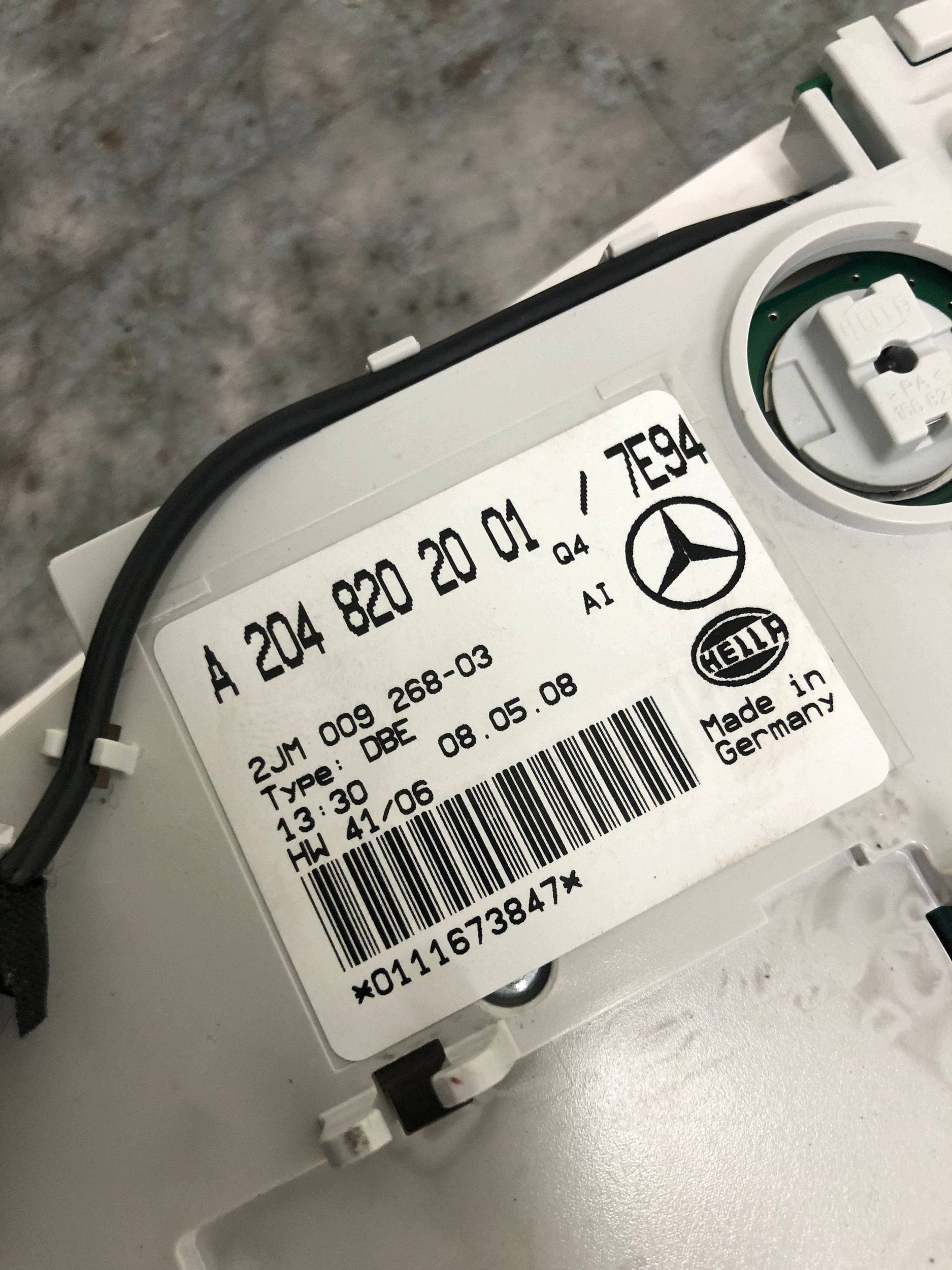 feu de toit MERCEDES W204 berline A2048202001