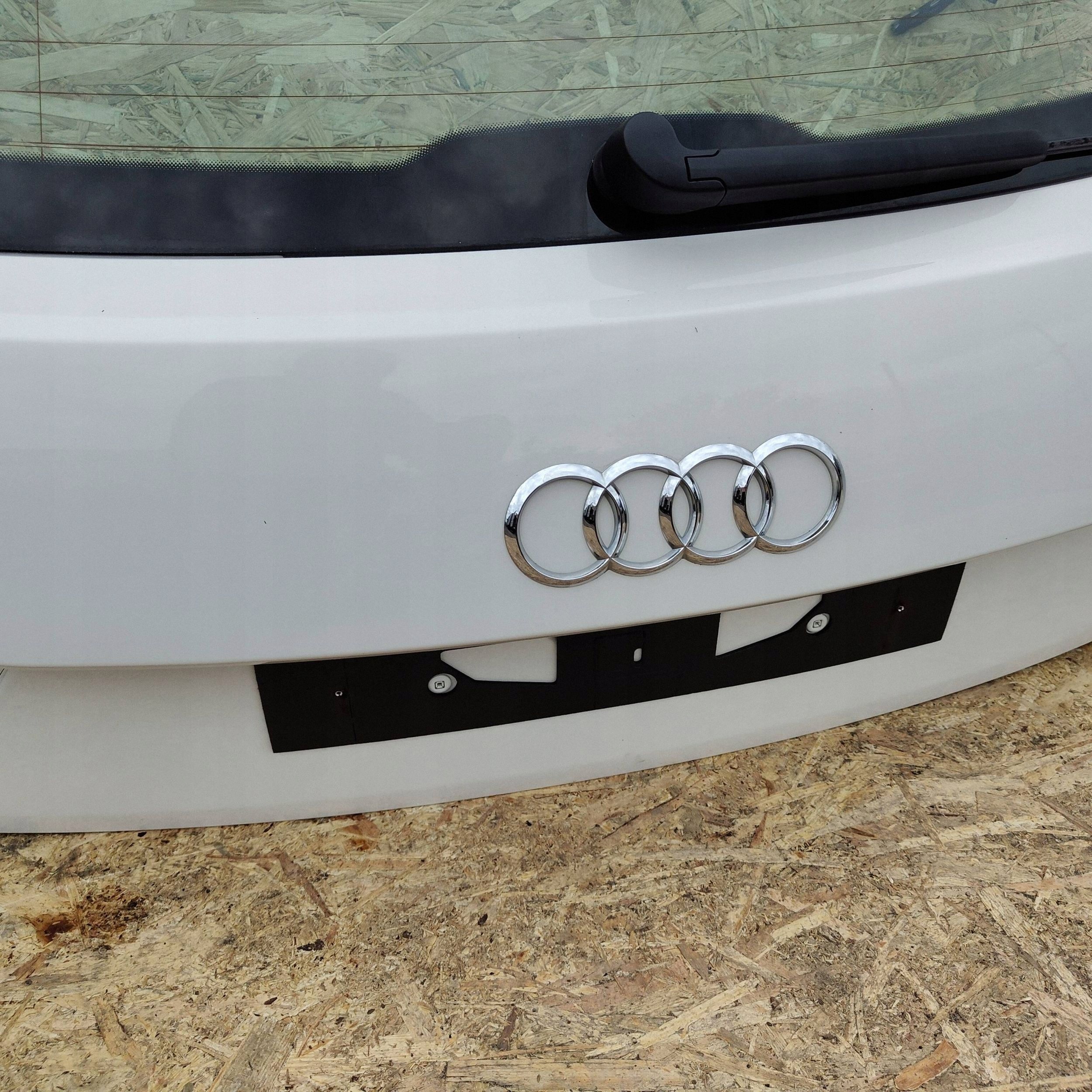 Audi A1 8x sportback 4D trunk door boot ly9k