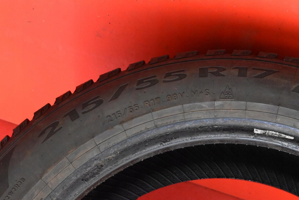 tyre tyres 2 SZT PIRELLI ZIMA 215/55/17 24R