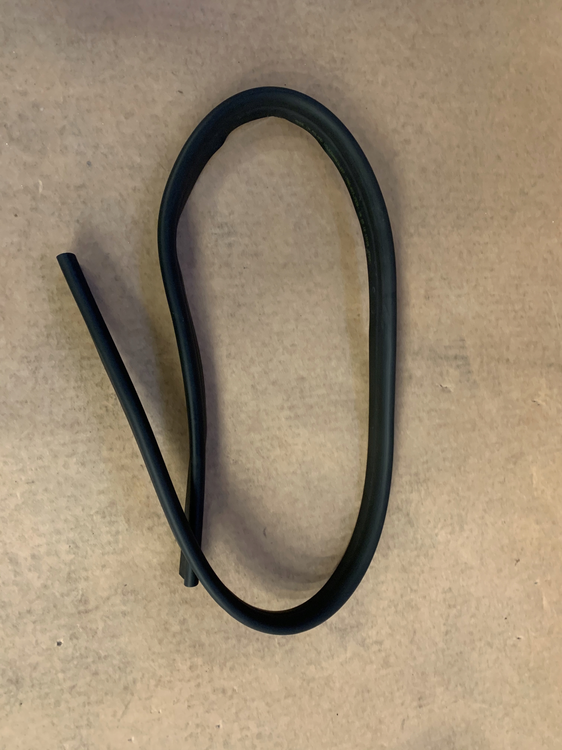 5G0823723B USZCZELKA KOMORY SILNIKA MASKI GOLF VII